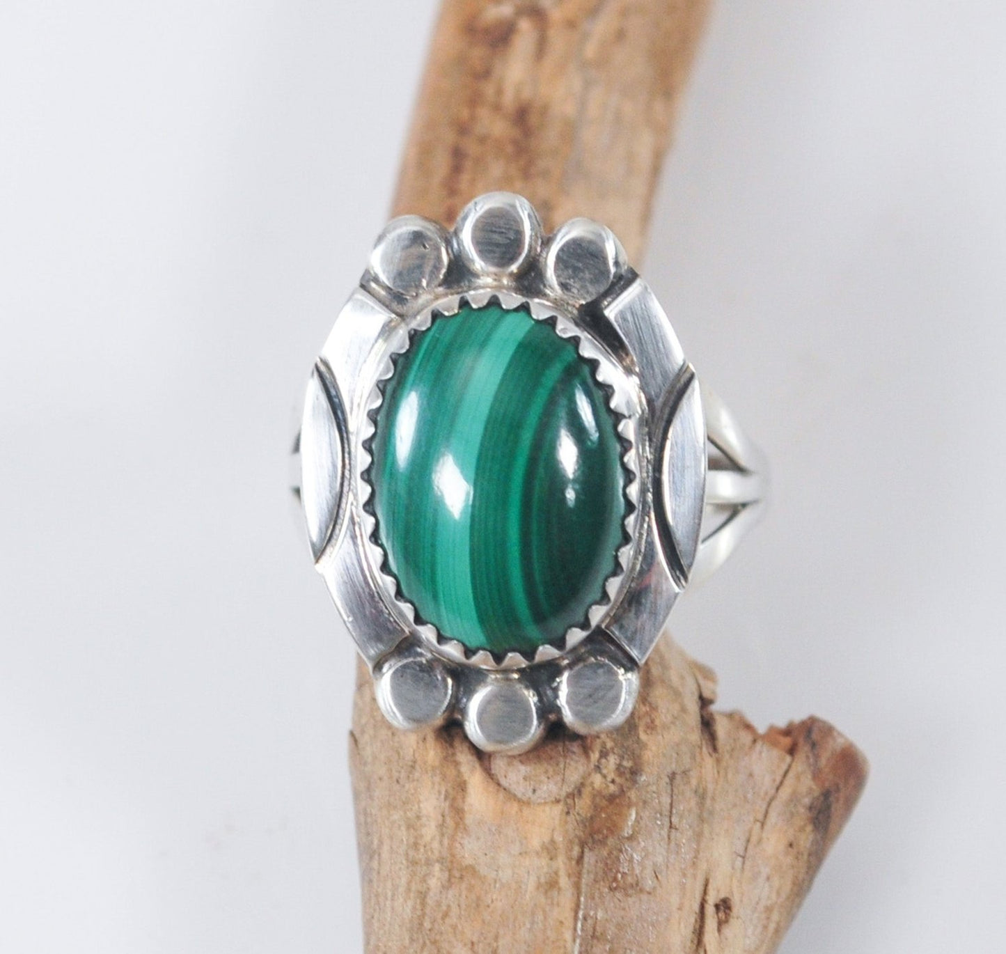 Vintage Native American Signed Sterling Silver Malachite Ring