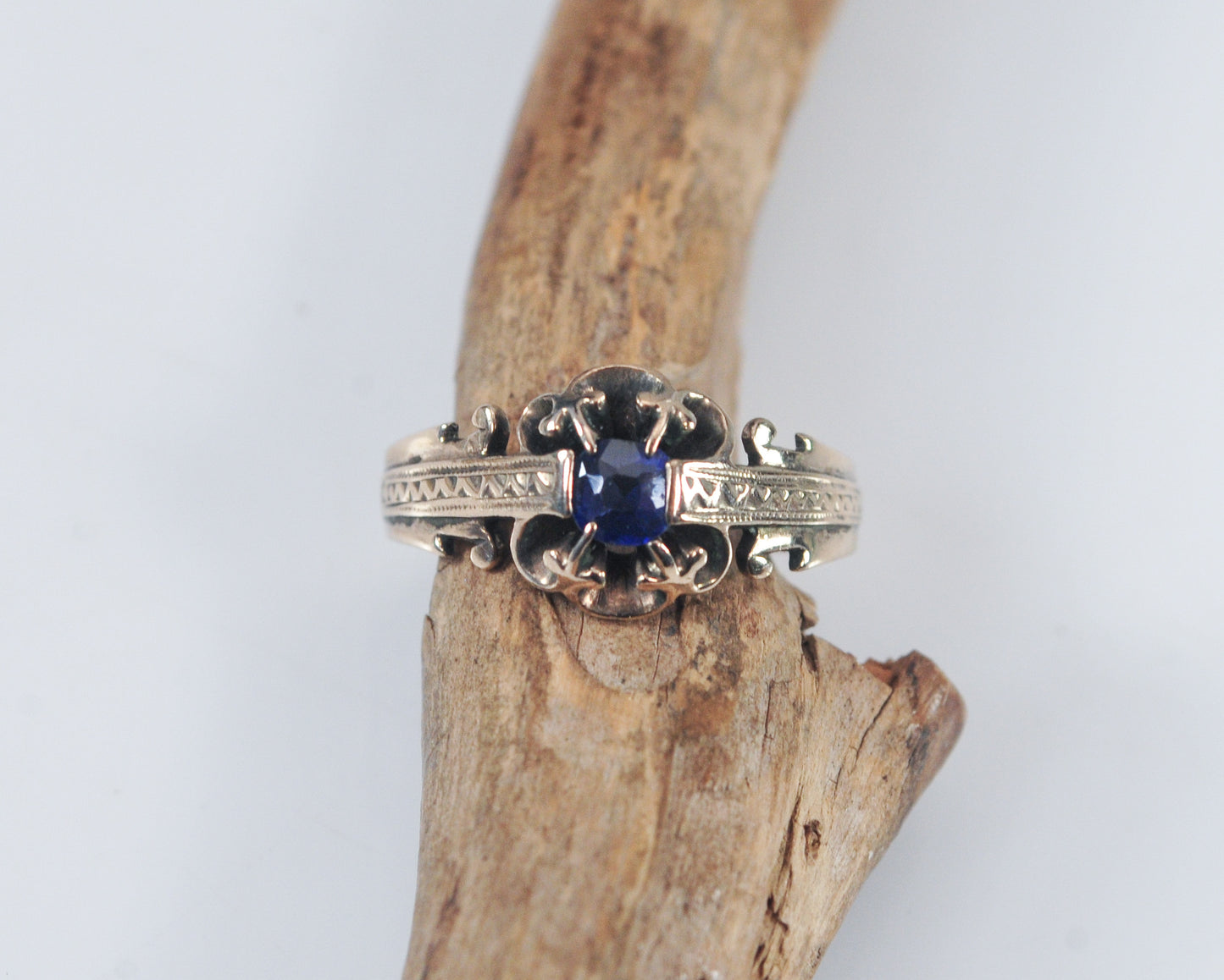 Antique Gold Sapphire Ring