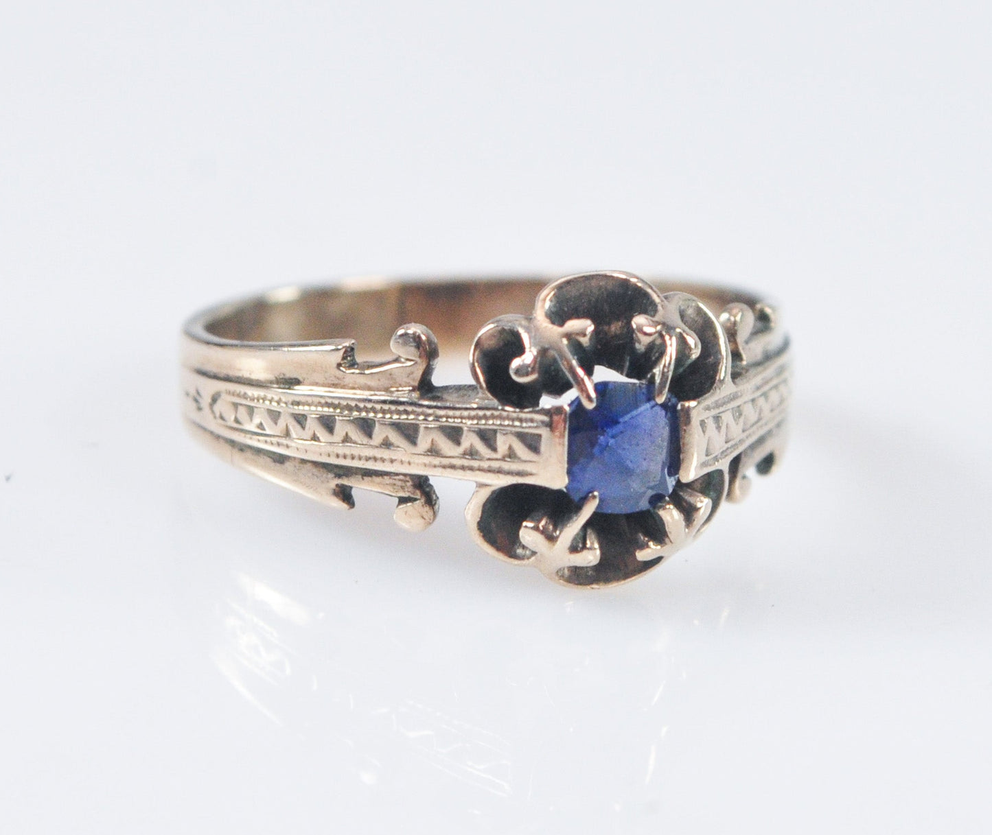 Antique Gold Sapphire Ring