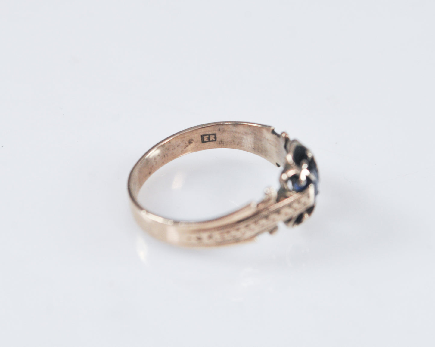 Antique Gold Sapphire Ring