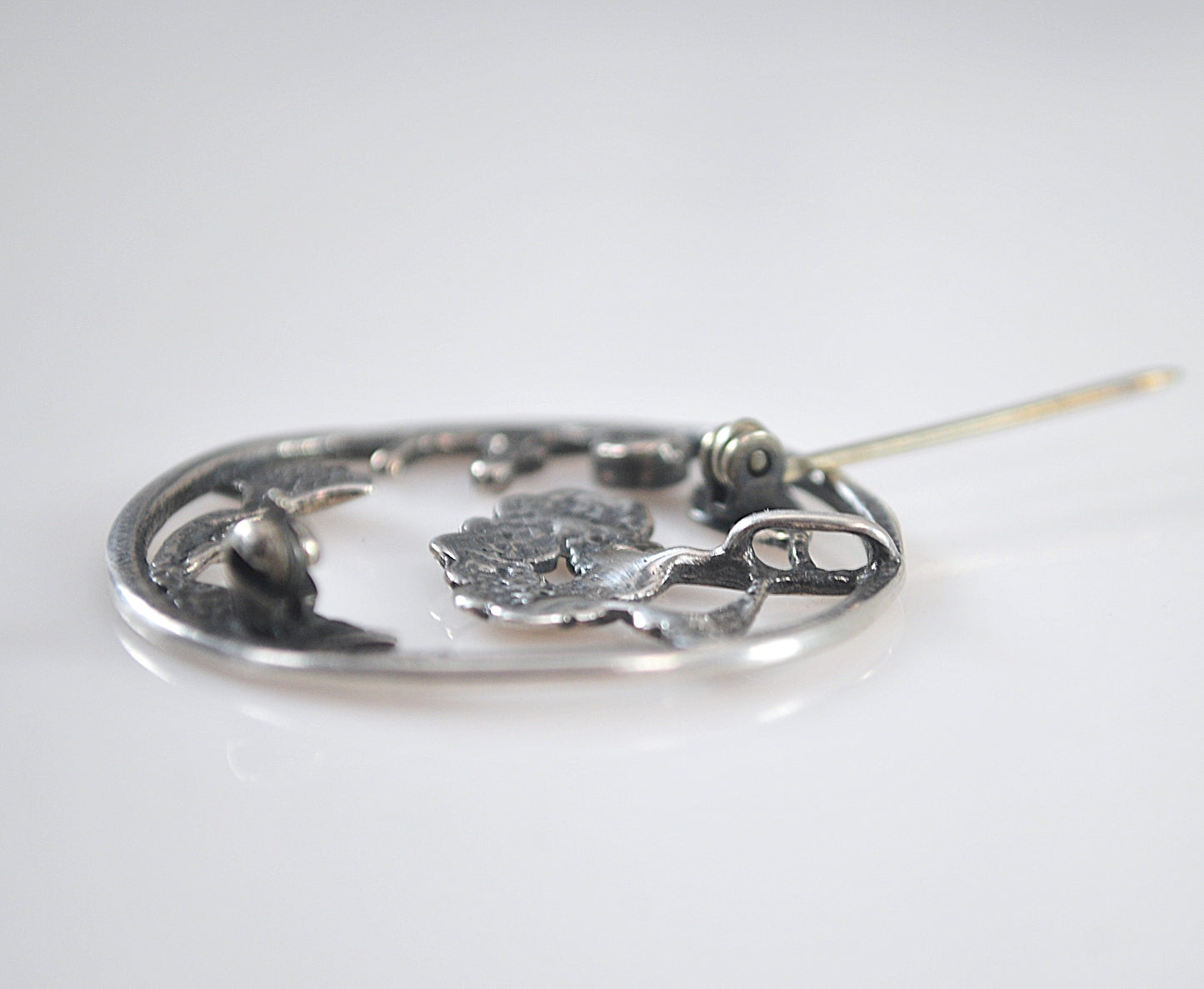 TRADES 925 Sterling Silver Round Flower Brooch Pendant