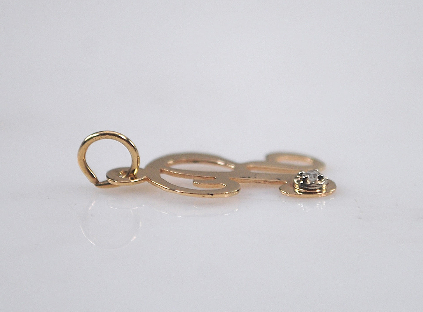14K Gold Initial R Pendant with Diamond