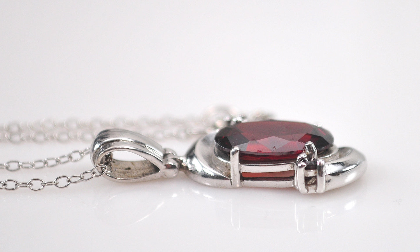 Vintage Sterling Silver Garnet Pendant Necklace
