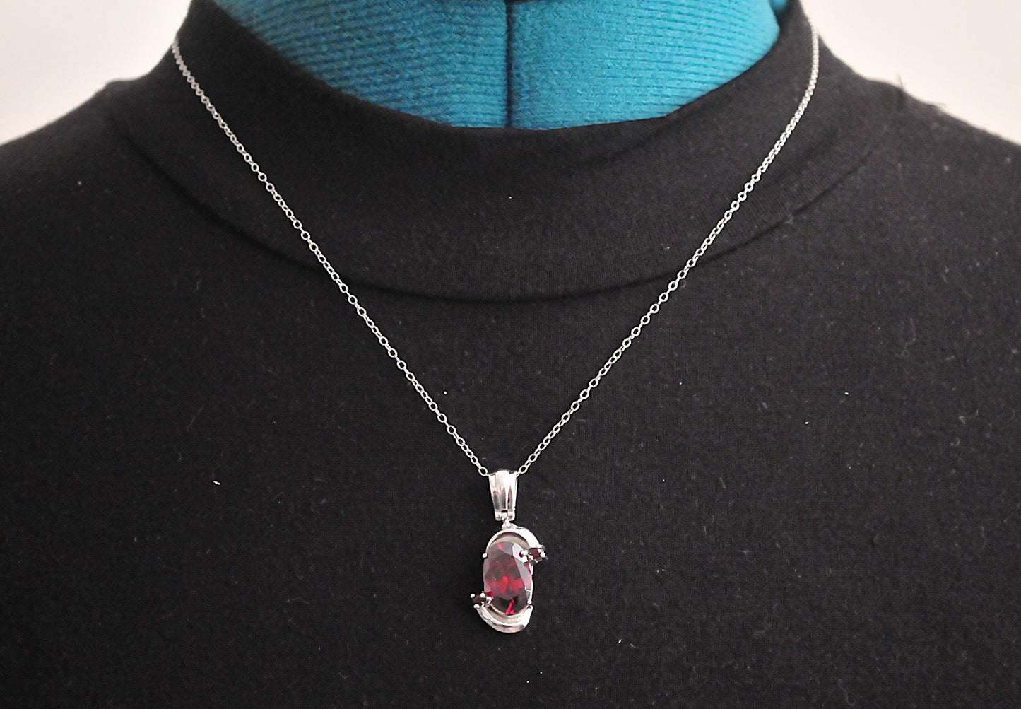 Vintage Sterling Silver Garnet Pendant Necklace