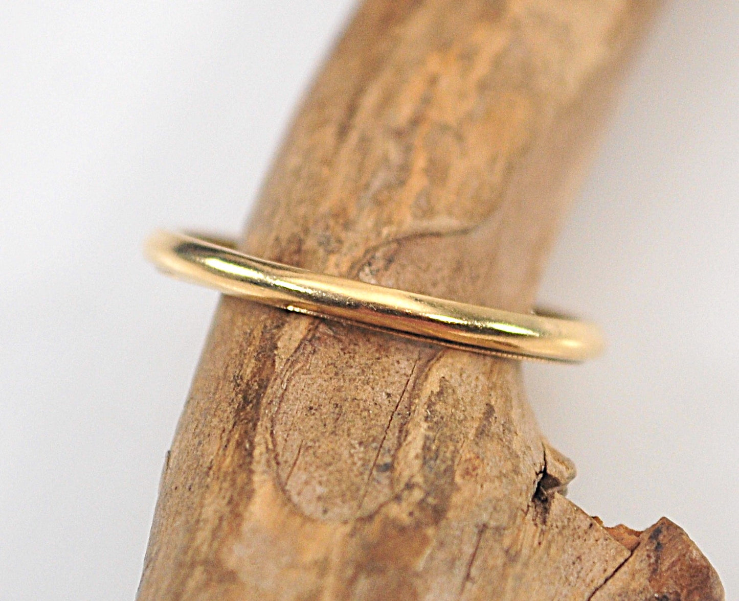 Narrow Vintage 14K Gold Wedding Band Ring
