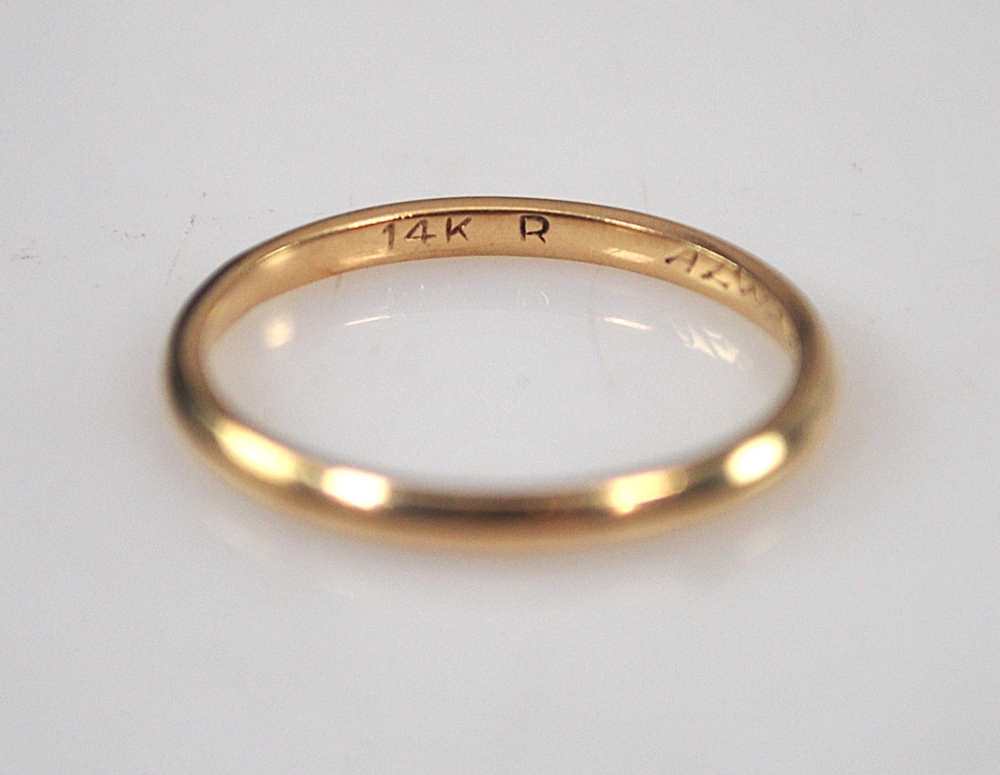 Narrow Vintage 14K Gold Wedding Band Ring