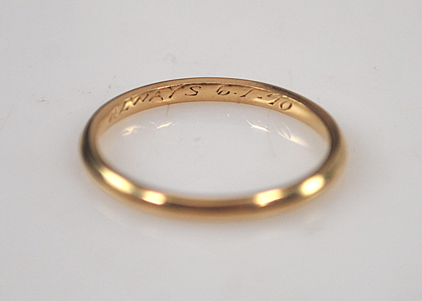 Narrow Vintage 14K Gold Wedding Band Ring