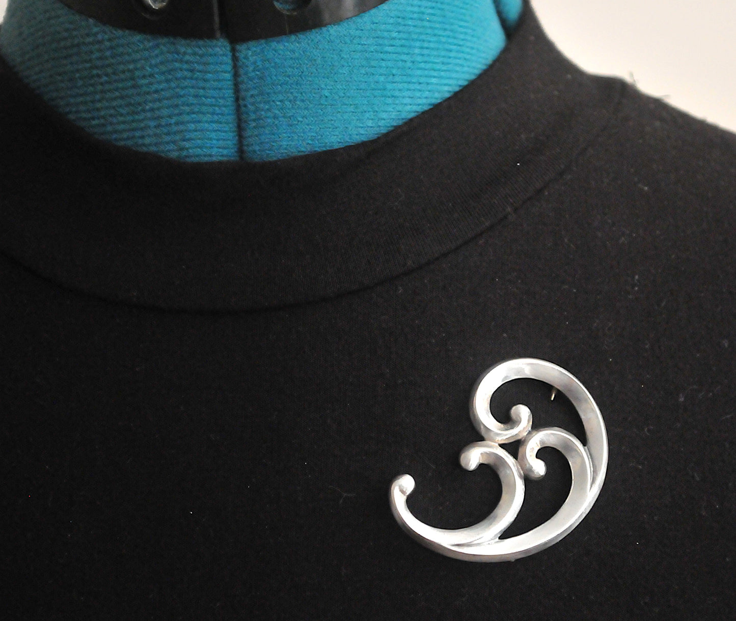 James Avery Sterling Silver Flourish Scrolled Brooch