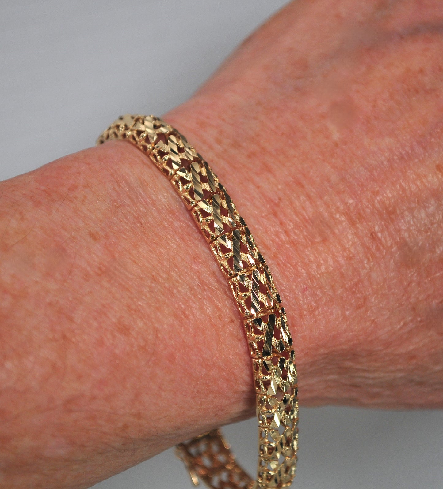 14K Gold Diamond Cut Bracelet