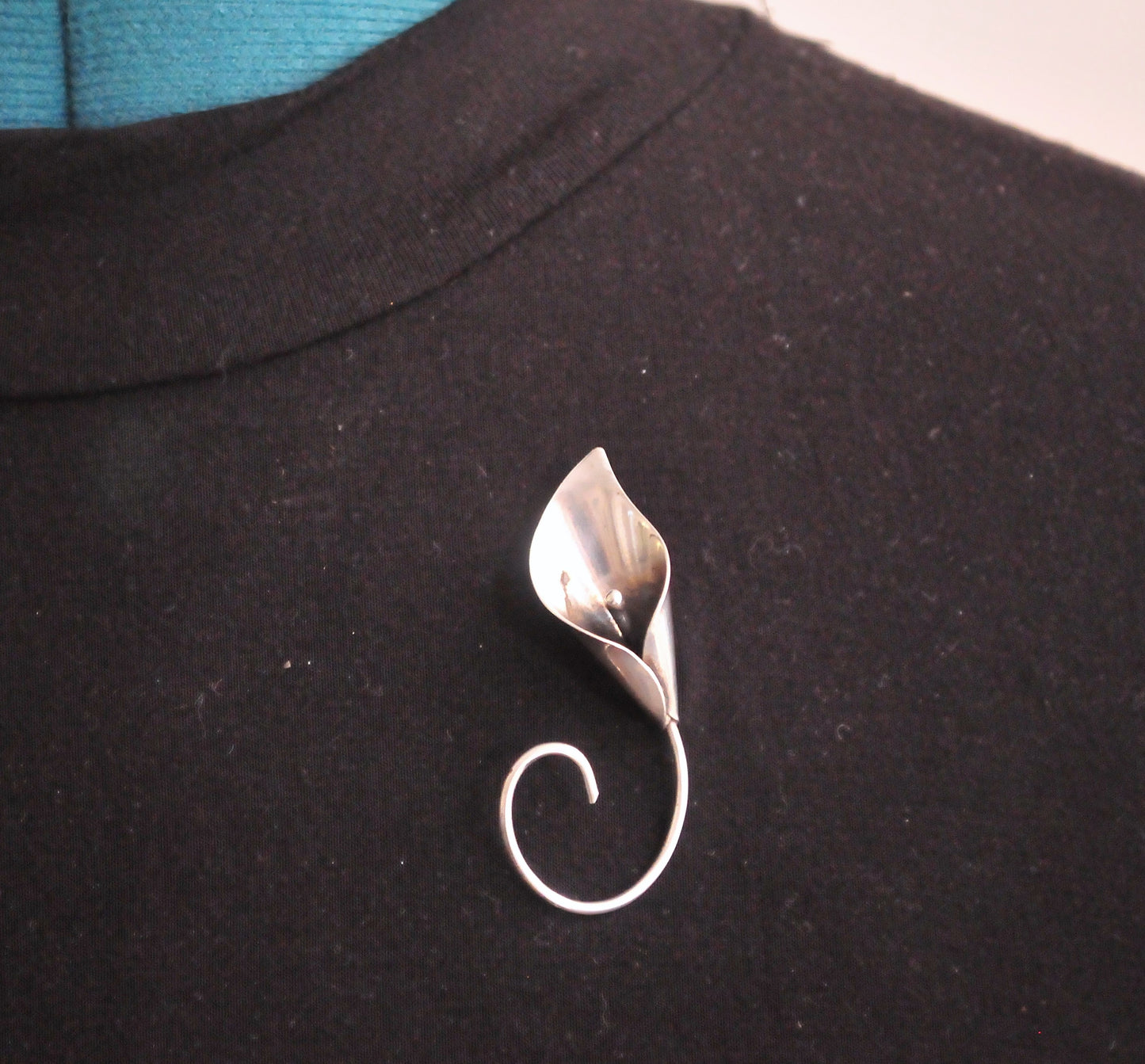 Stuart Nye Sterling Silver Lily Flower Brooch