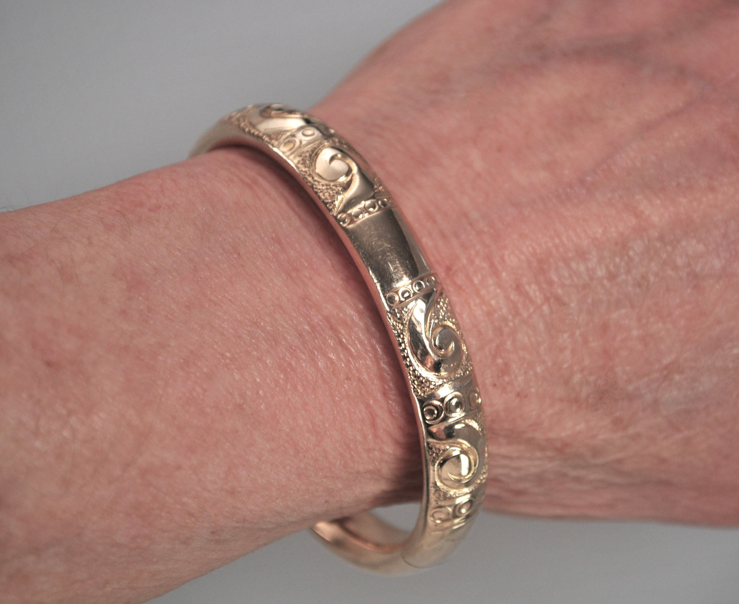 As is - Vintage Signed Gold Filled Bangle Bracelet