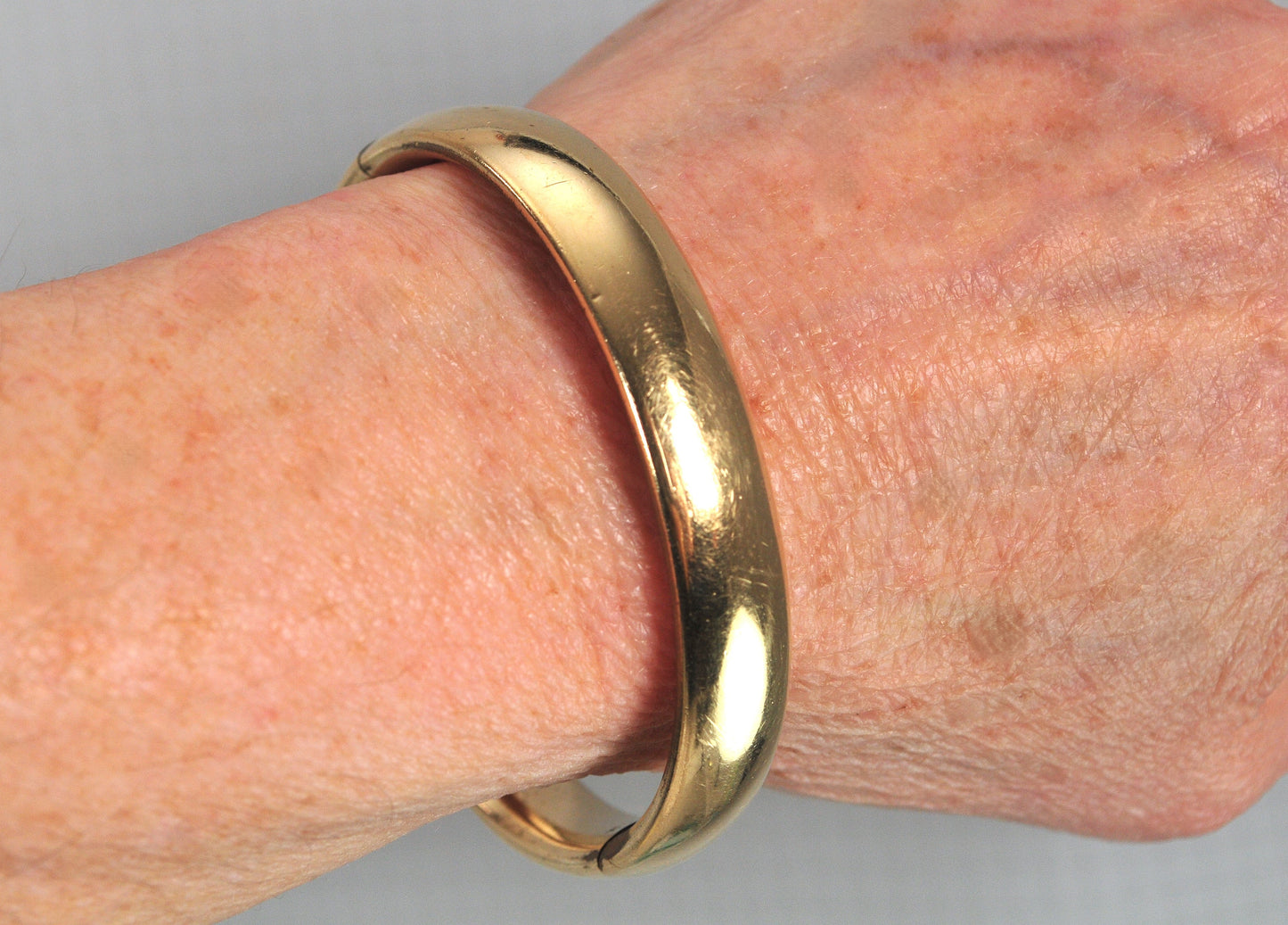 Vintage Signed Gold Filled Bangle Bracelet