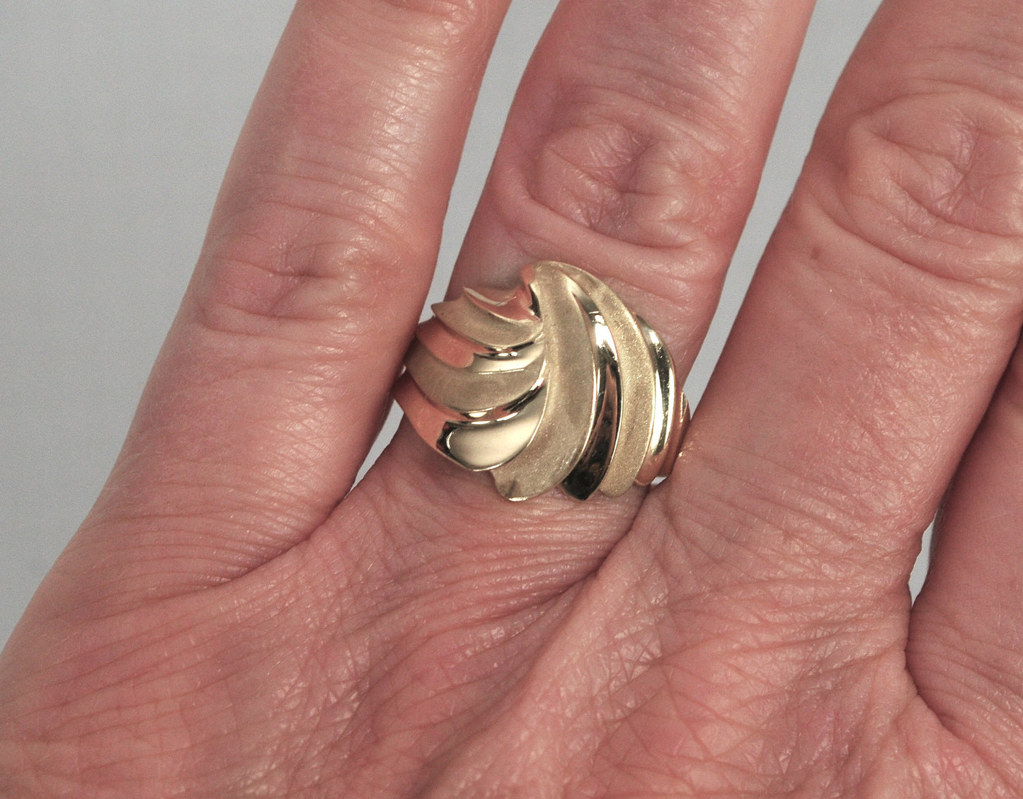 14K Gold Swirl Dome Ring