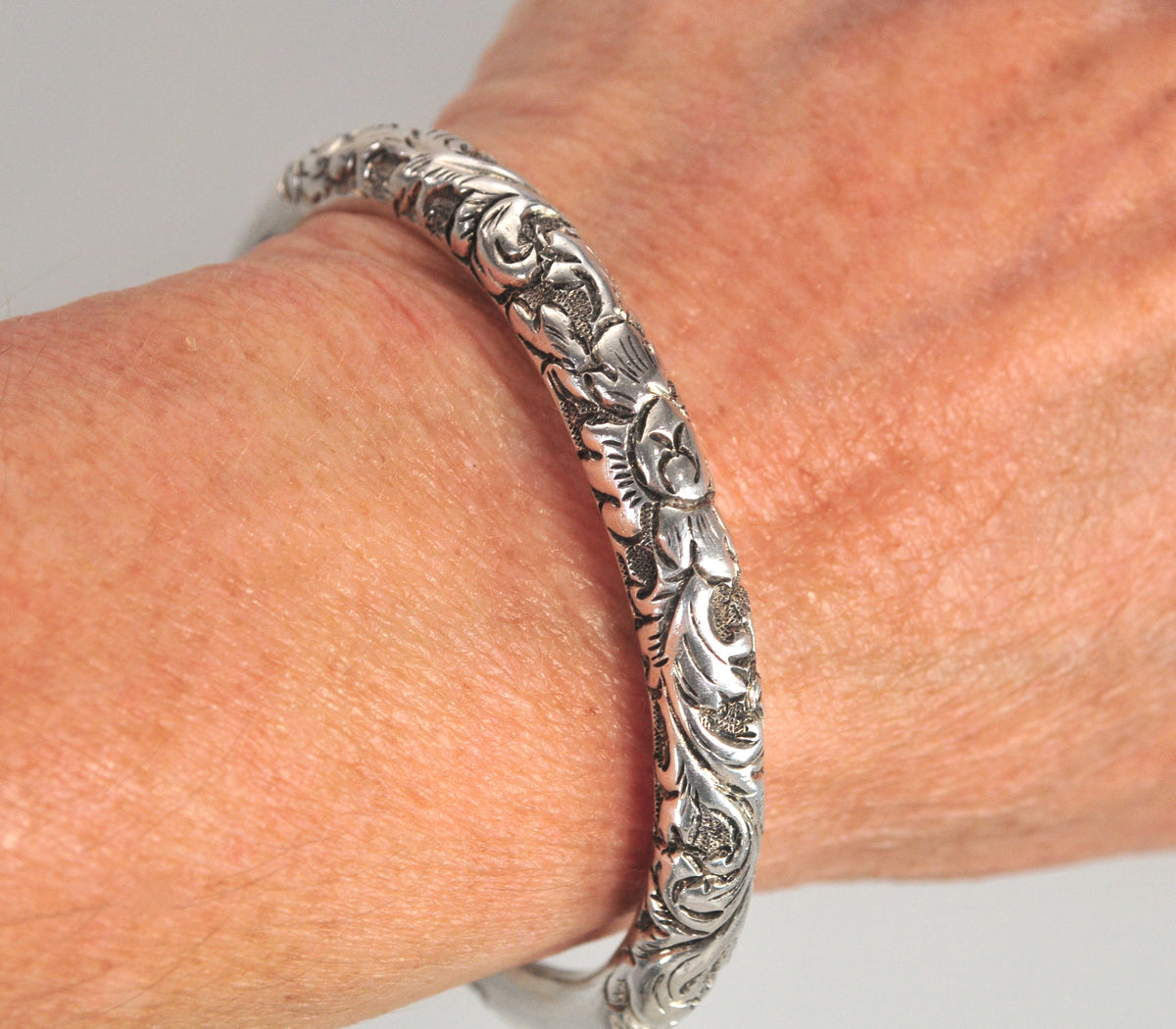 999 Fine Silver Floral Bangle Bracelet