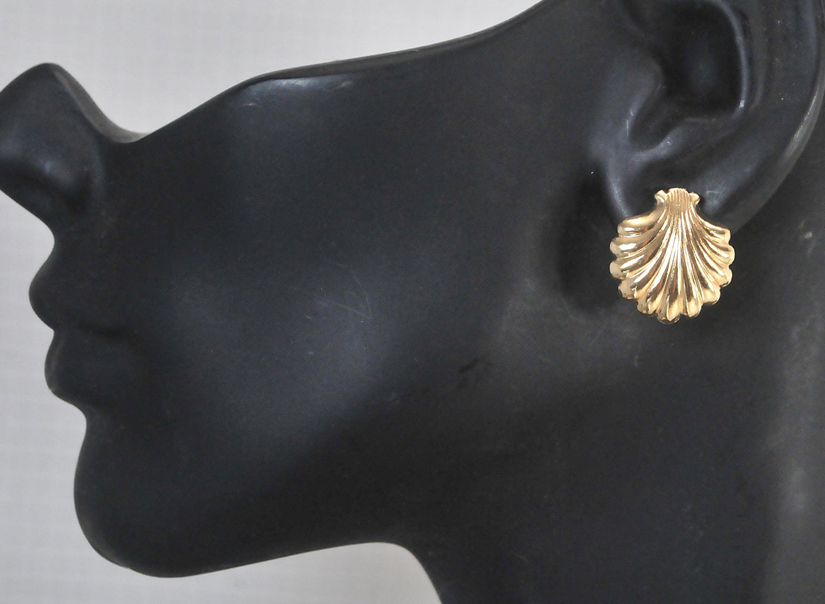 Jacmel Mauritius 14K Gold Seashell Stud Earrings