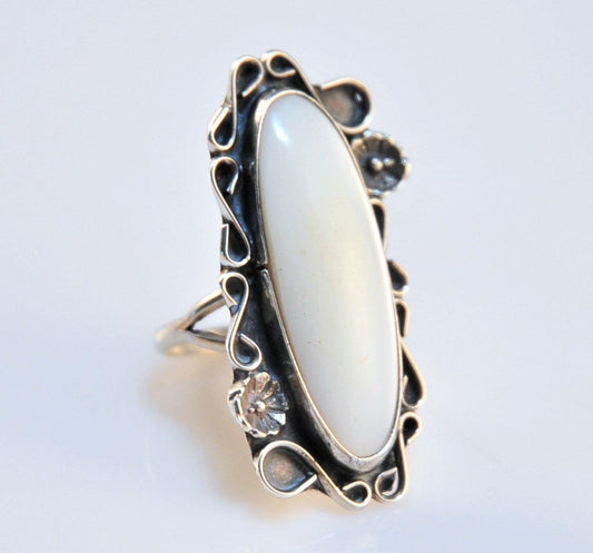 1 1/2 Inch Long Native American Sterling Silver Mother of Pearl Ring Size 5 1/4 - silvervintagejewelry