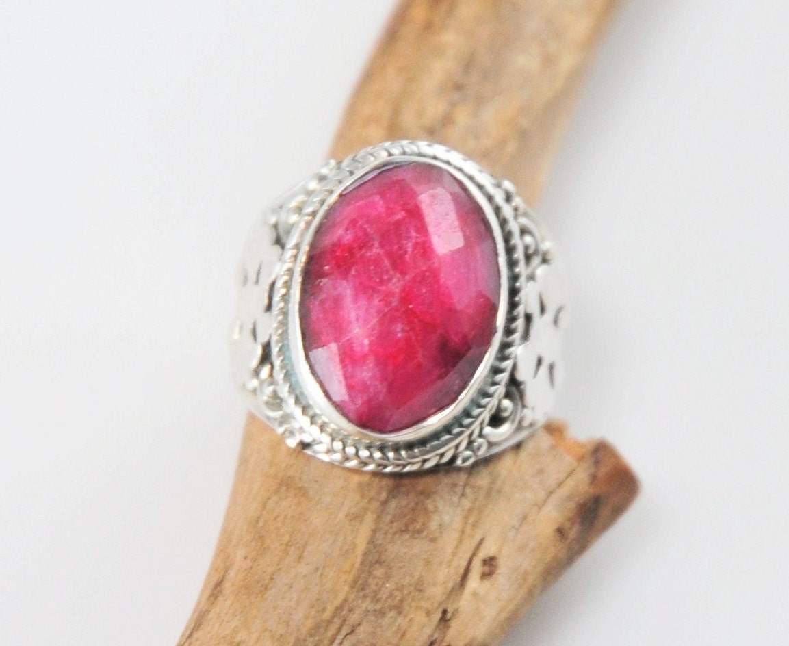 Natural Ruby Sterling Silver Saddle Ring - silvervintagejewelry