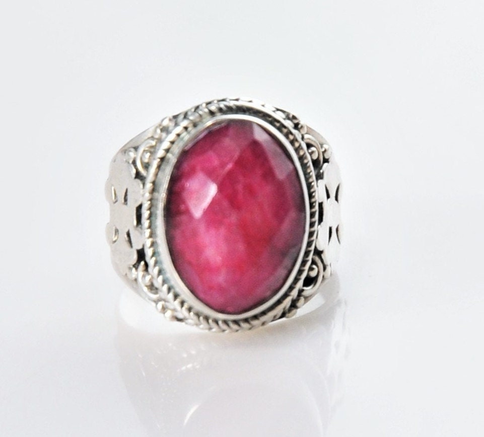 Natural Ruby Sterling Silver Saddle Ring - silvervintagejewelry