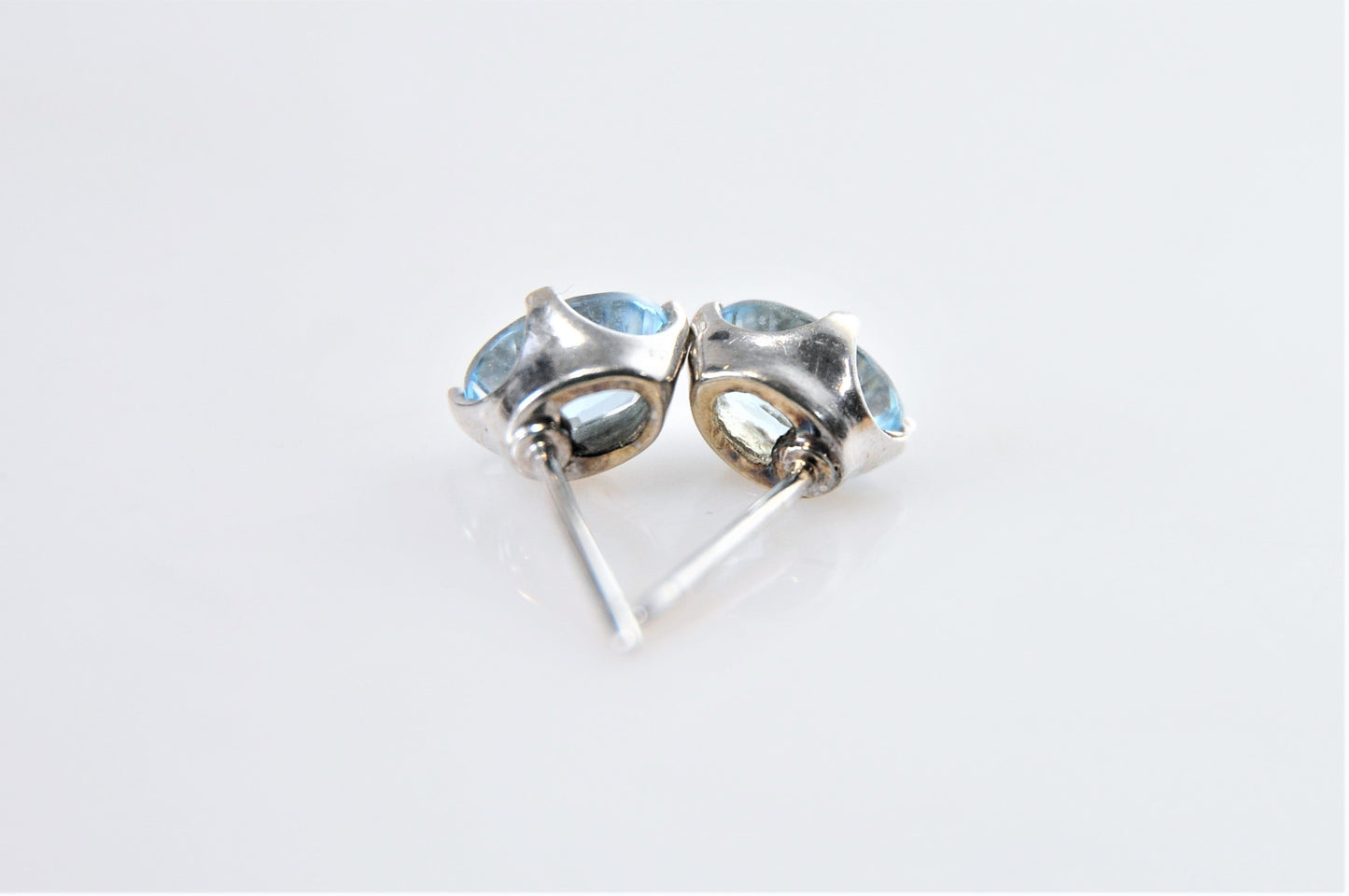 SMALL Vintage 14K White Gold Aquamarine Stud Earrings