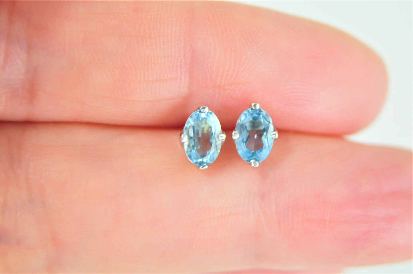 SMALL Vintage 14K White Gold Aquamarine Stud Earrings