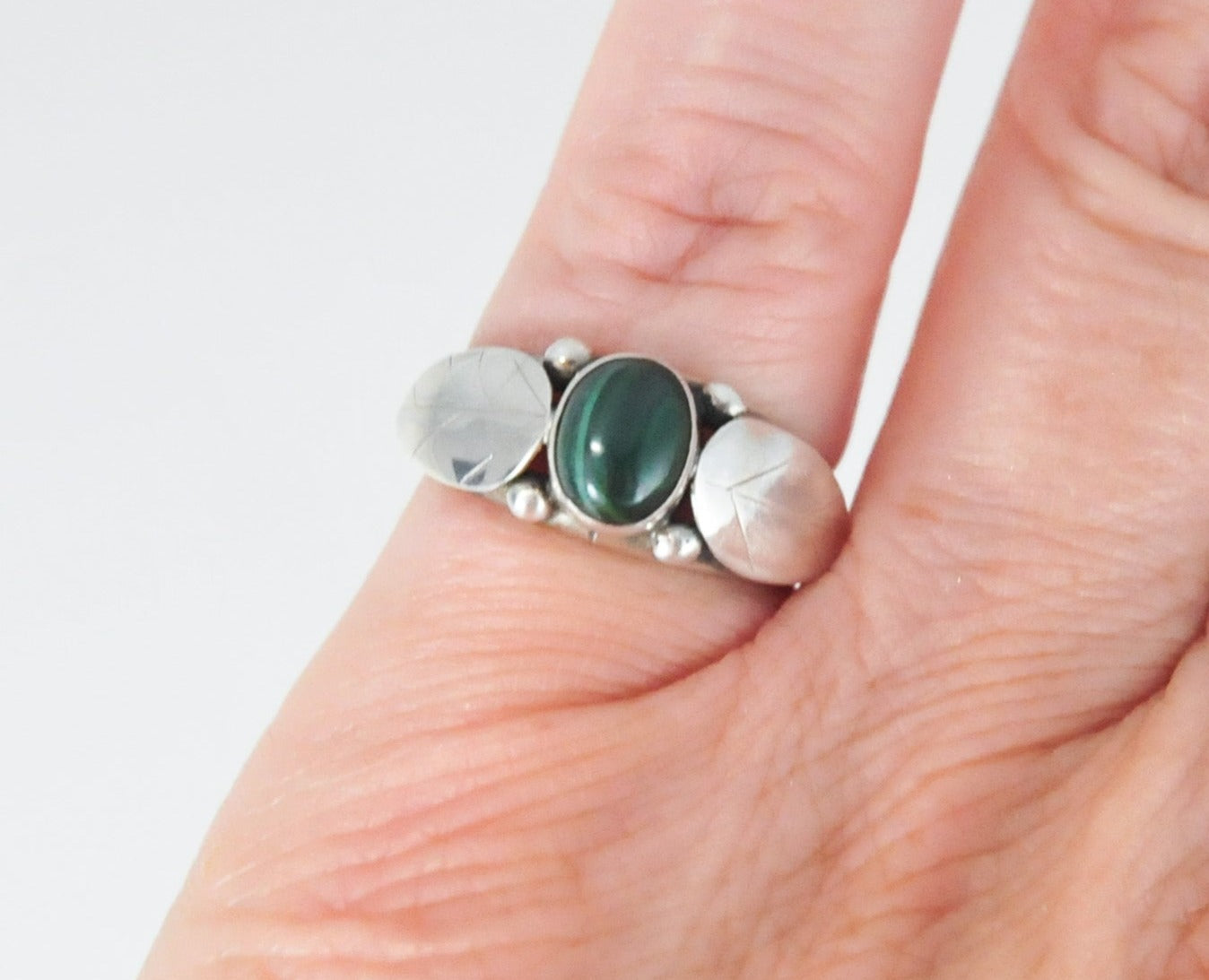 Southwestern Sterling Silver Malachite Leaf Ring Size 6