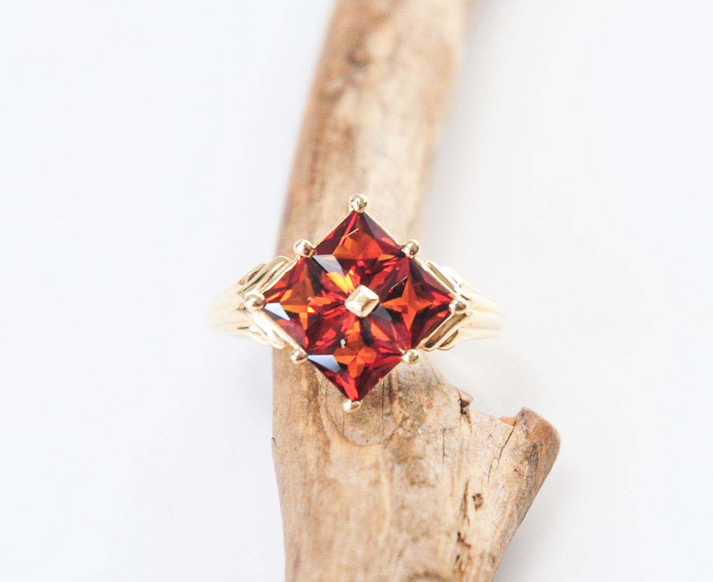 Designer 14K Gold Garnet Ring Size 8 1/4