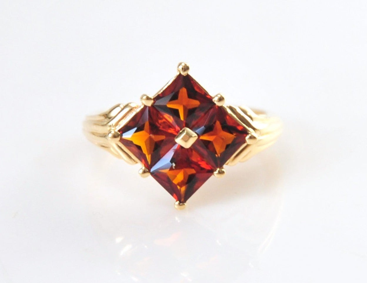 Designer 14K Gold Garnet Ring Size 8 1/4