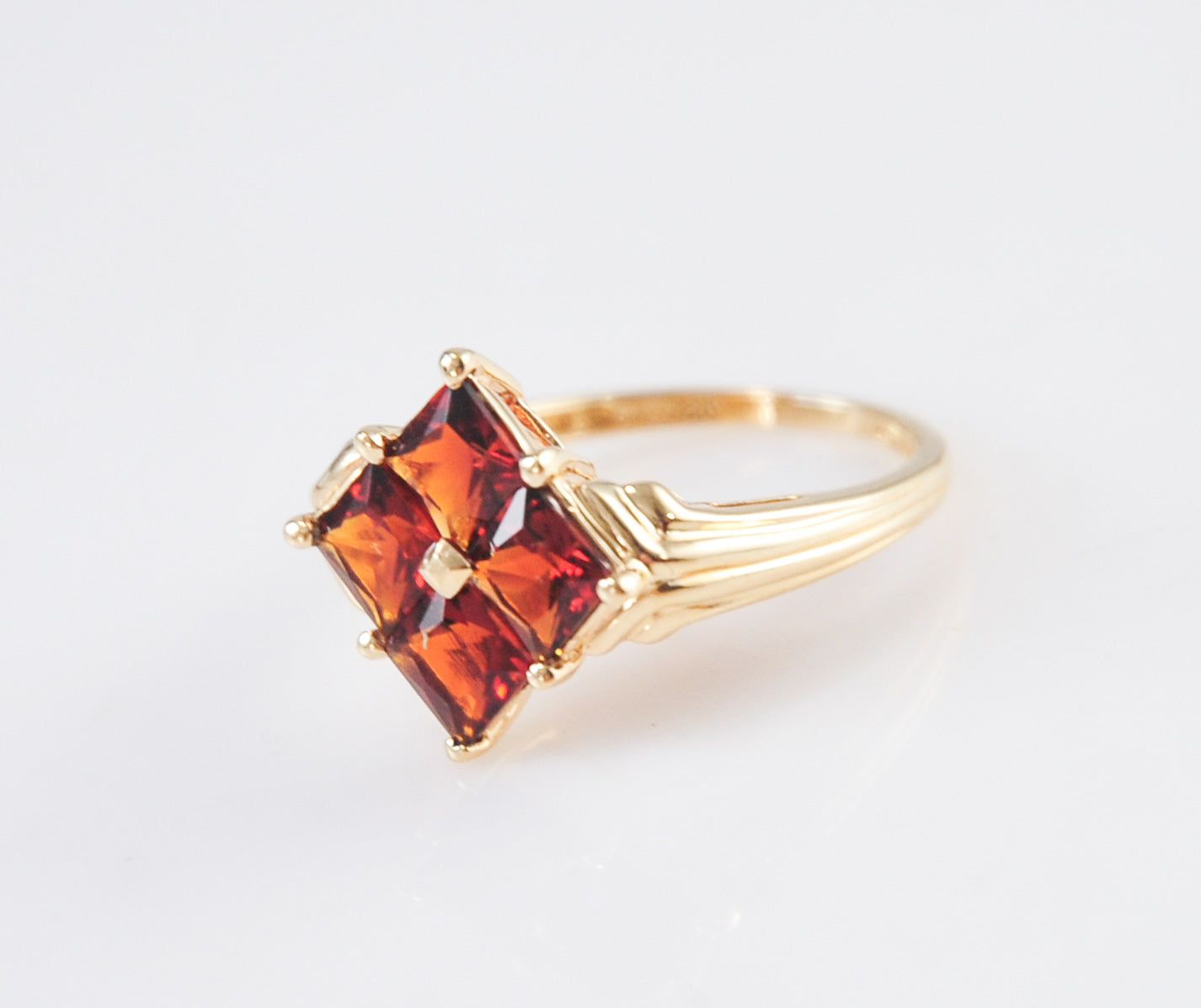 Designer 14K Gold Garnet Ring Size 8 1/4