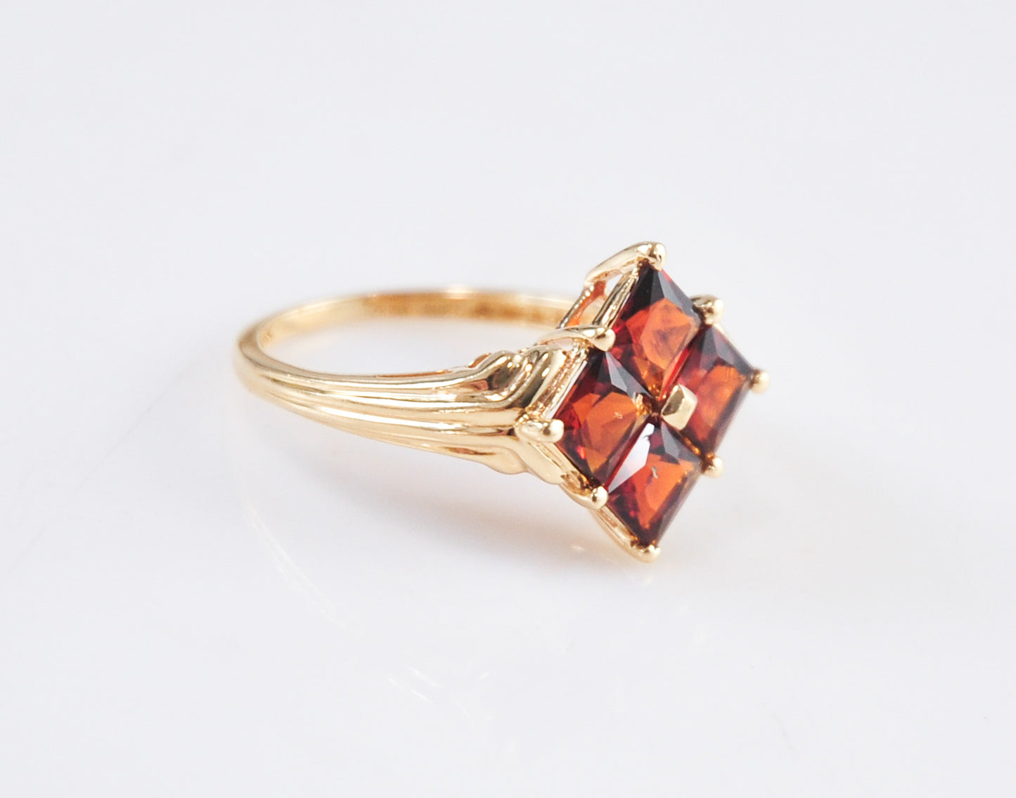 Designer 14K Gold Garnet Ring Size 8 1/4