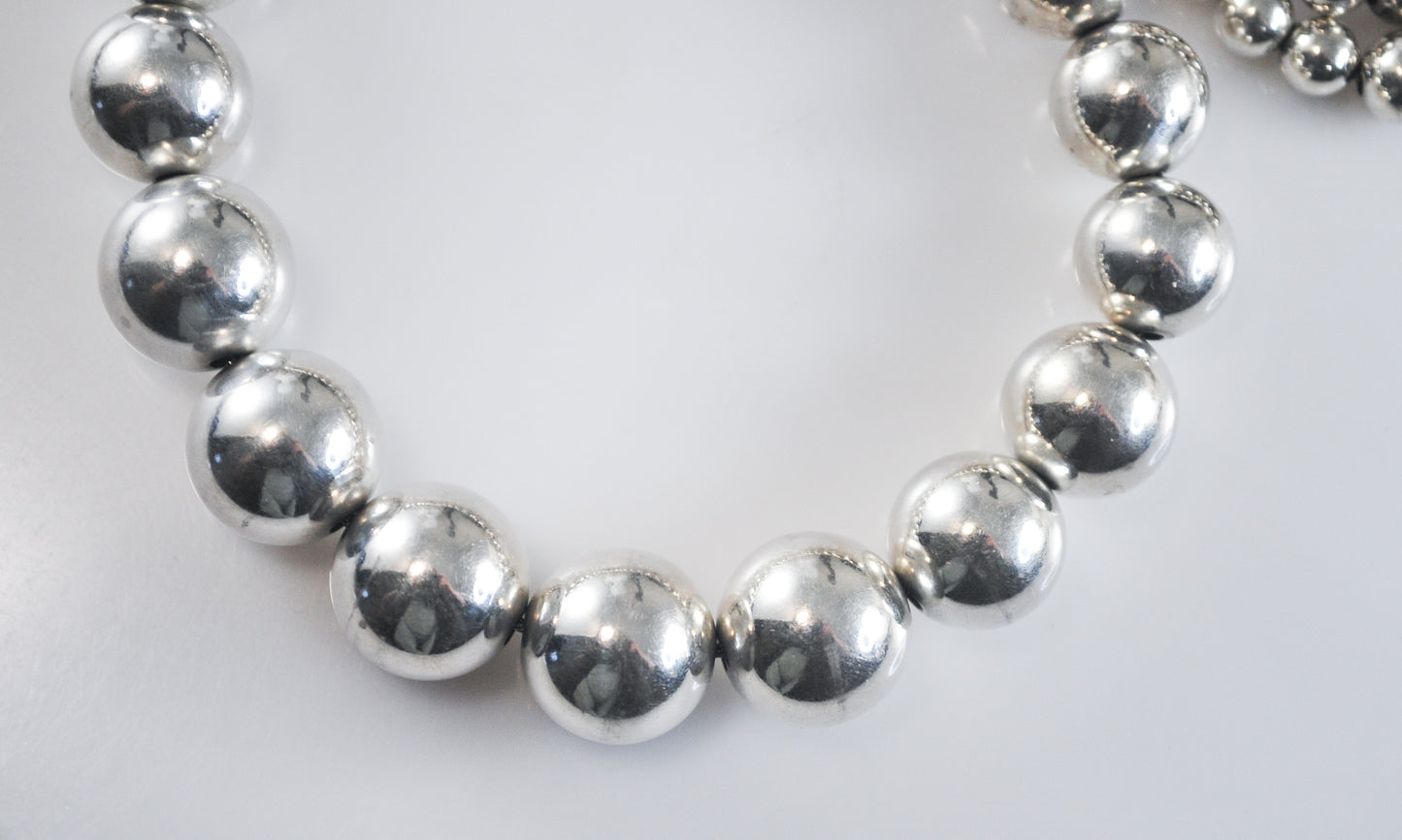 Heavy Sterling Silver Graduated Bead Ball Necklace 30 Inches