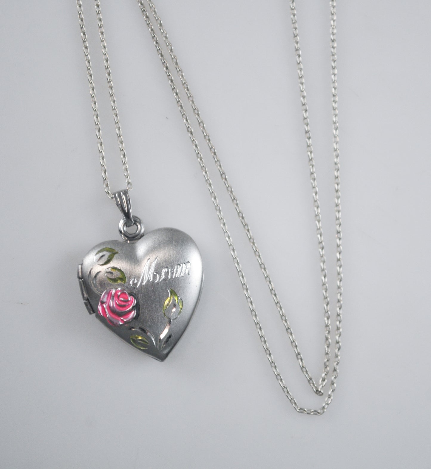 Vintage Sterling Silver Floral Mom Heart Locket Necklace