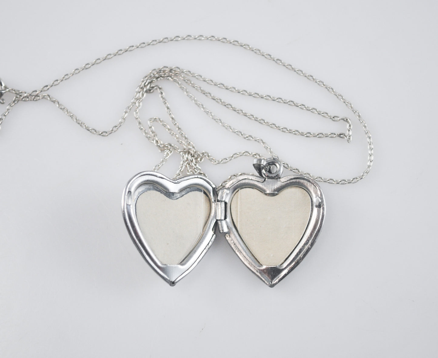 Vintage Sterling Silver Floral Mom Heart Locket Necklace