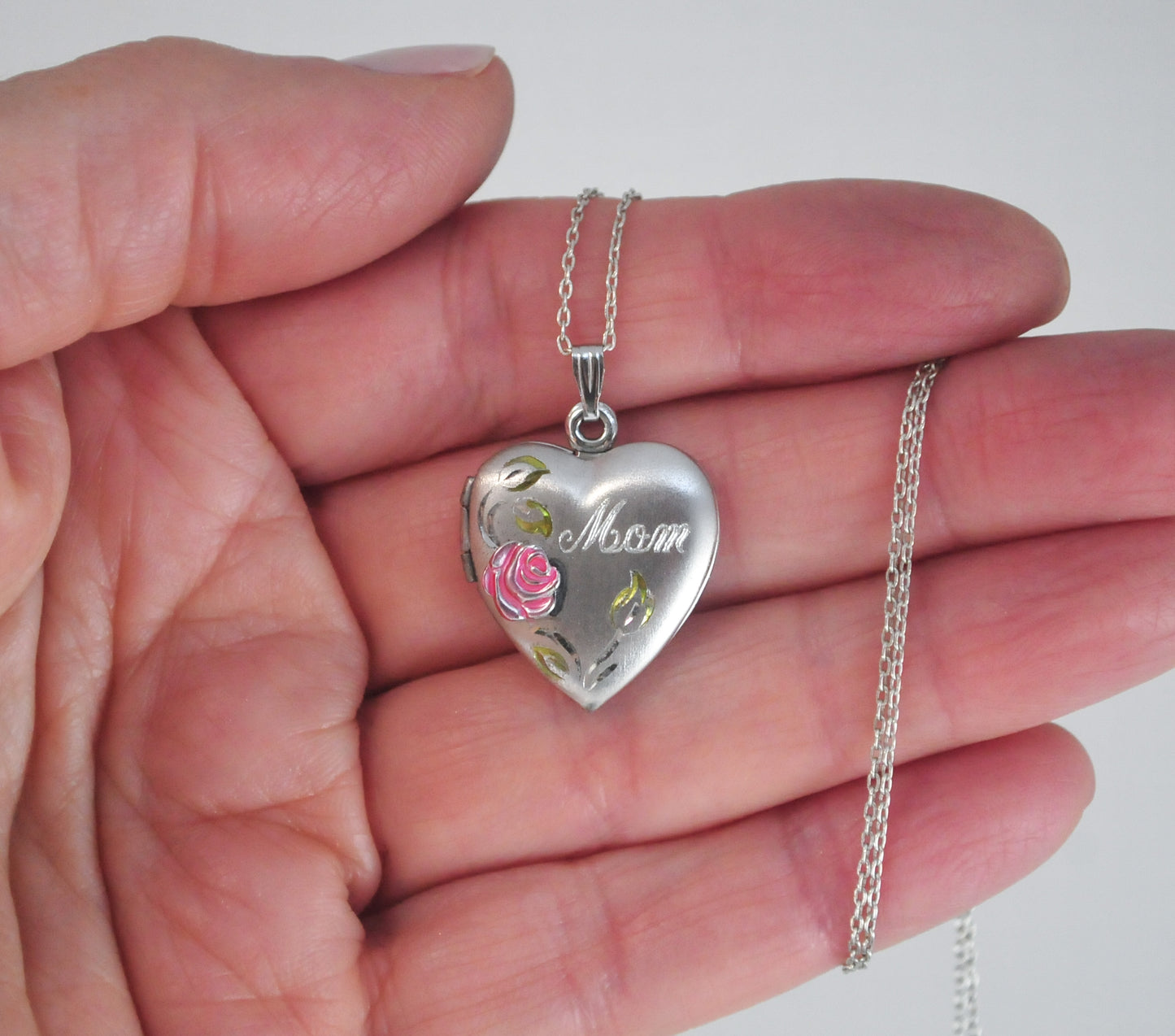 Vintage Sterling Silver Floral Mom Heart Locket Necklace