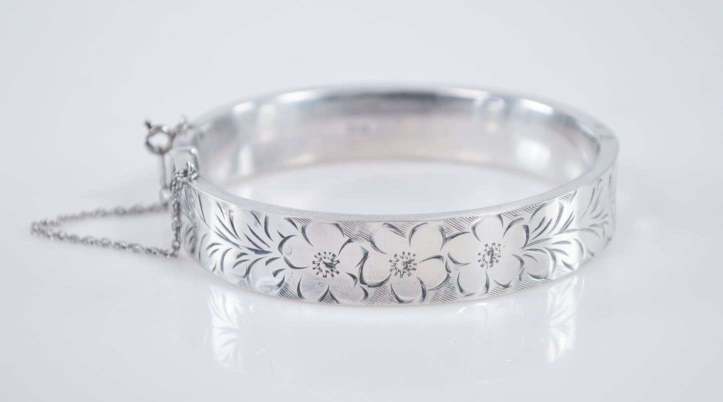 Vintage UK Signed Sterling Silver Flower Engraved Hinged Bangle Bracelet