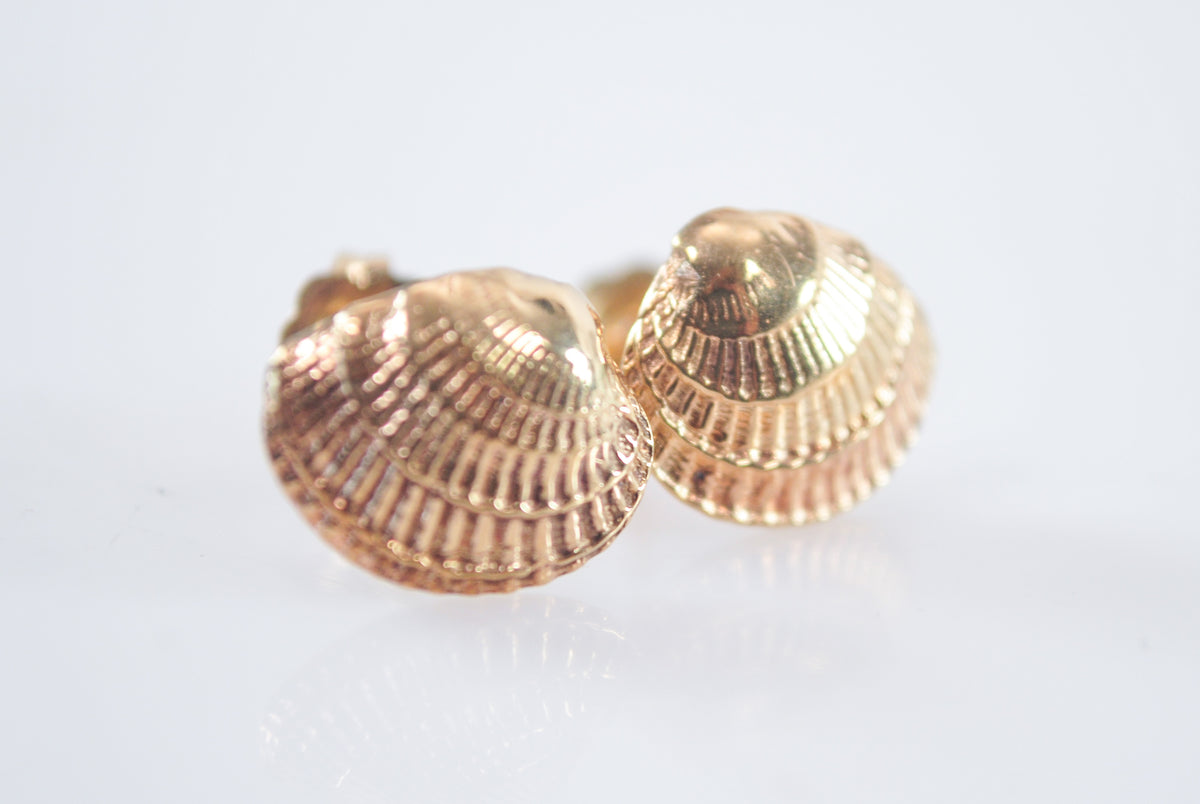 Small Signed 14K Gold Seashell Stud Earrings – Silver Vintage Jewelry