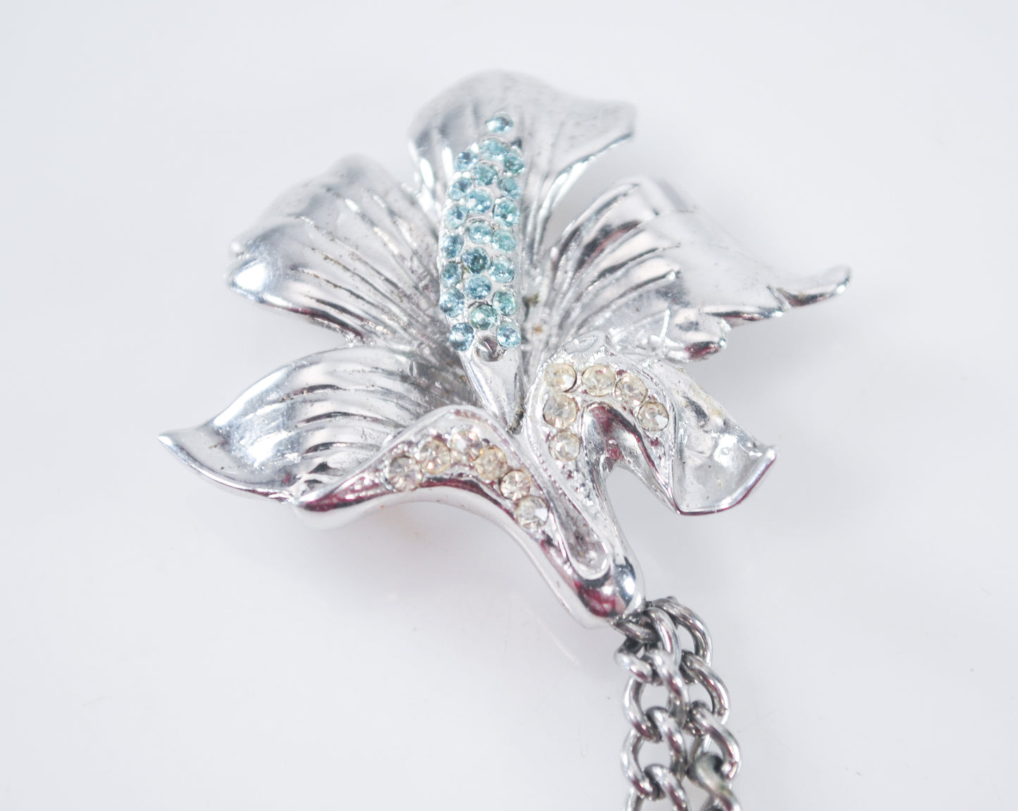 Vintage Sterling Silver Lily Sweater Chain Pin