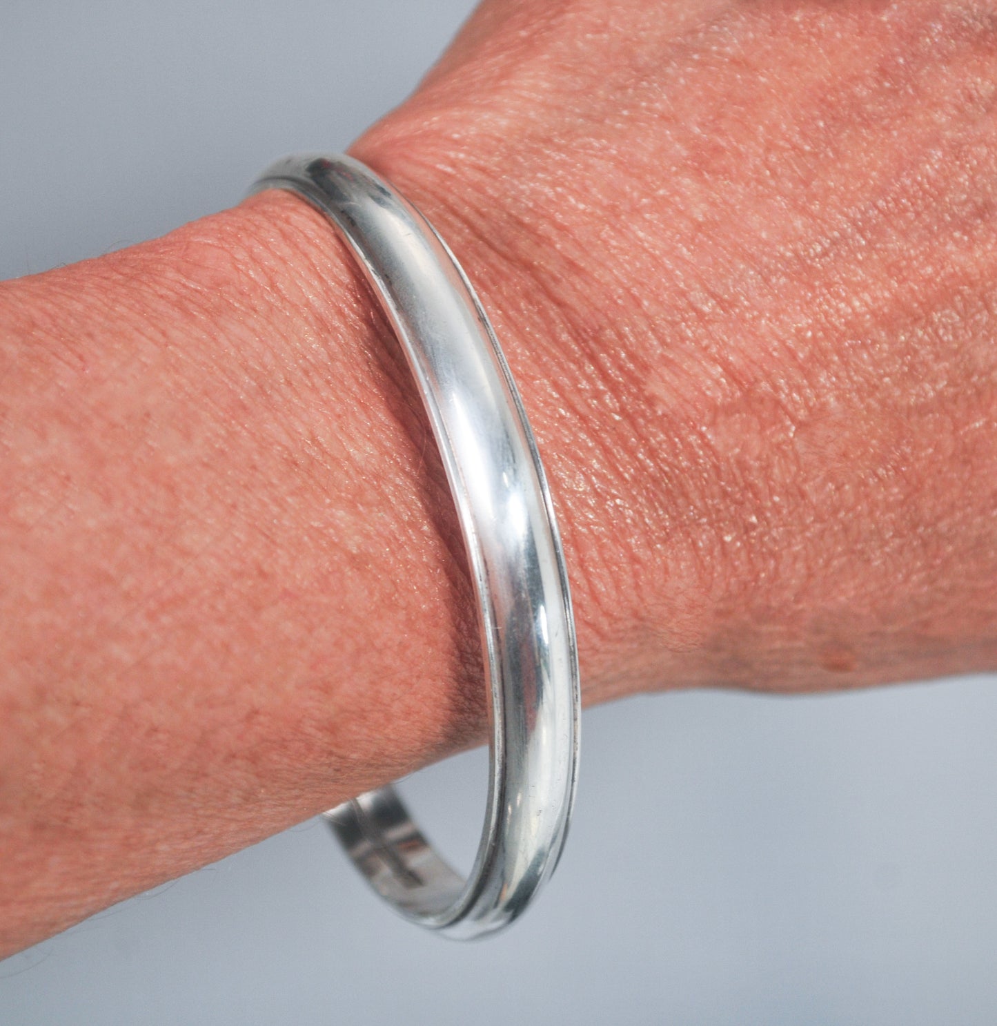 Heavy James Craig Colonial Williamsburg Handwrought Sterling Silver Bangle Bracelet