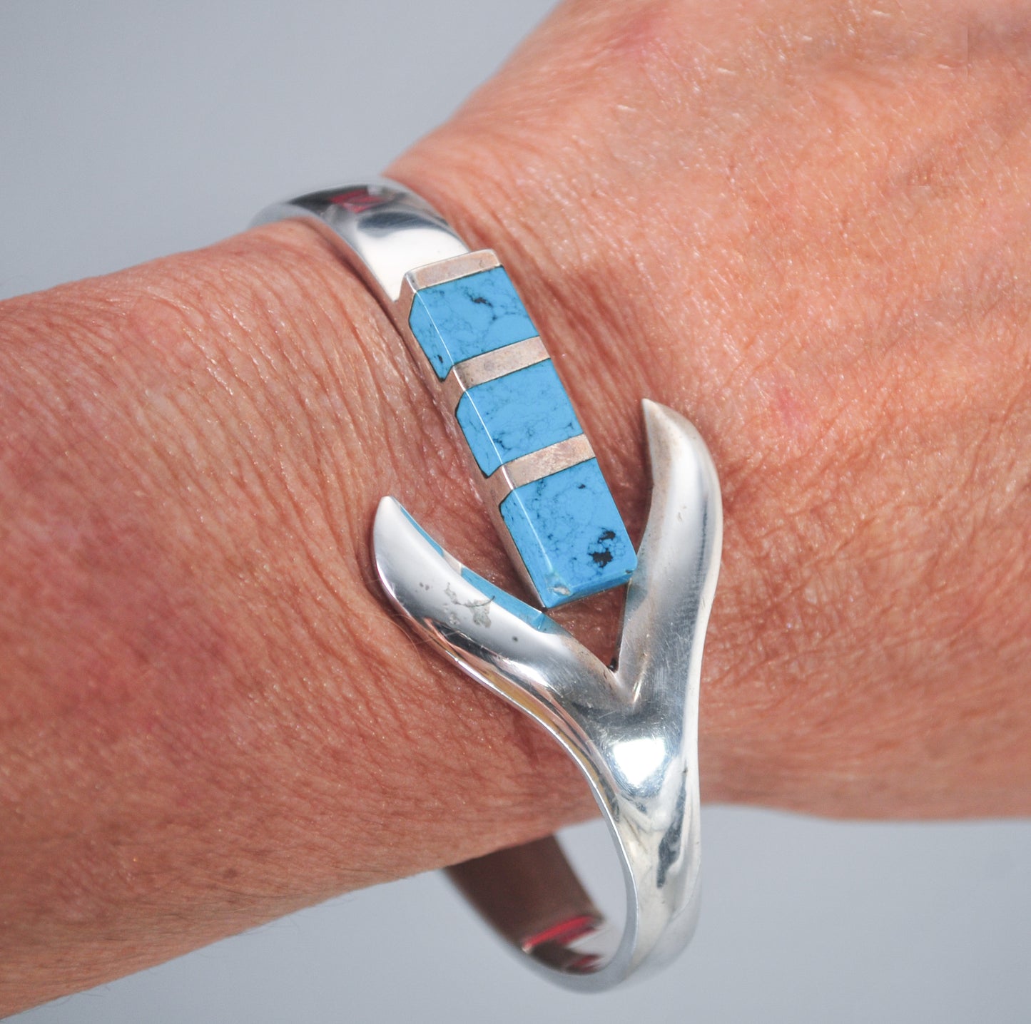 Taxco Sterling Silver Turquoise Inlay Hinged Bangle Bracelet