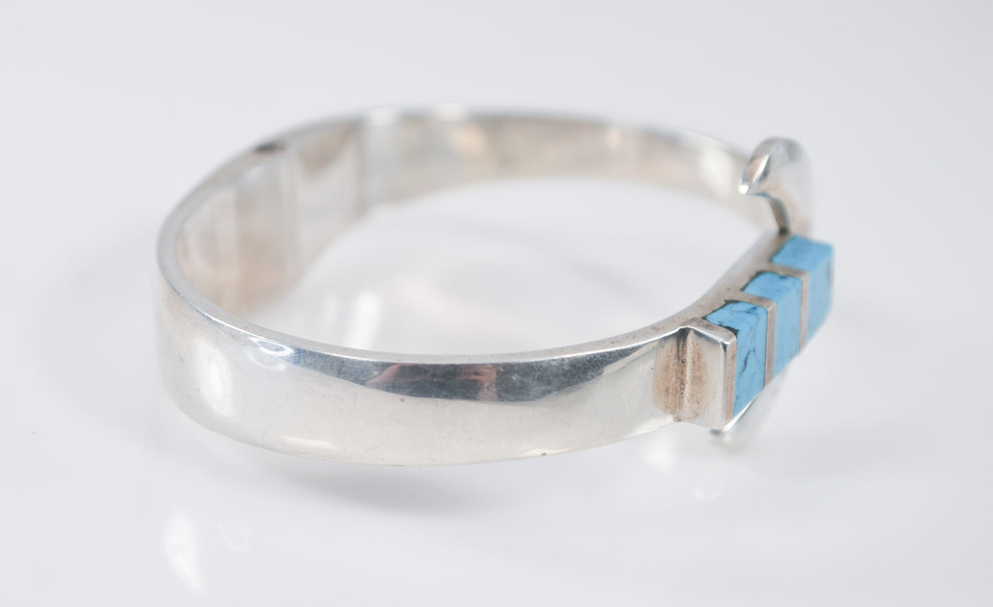 Taxco Sterling Silver Turquoise Inlay Hinged Bangle Bracelet