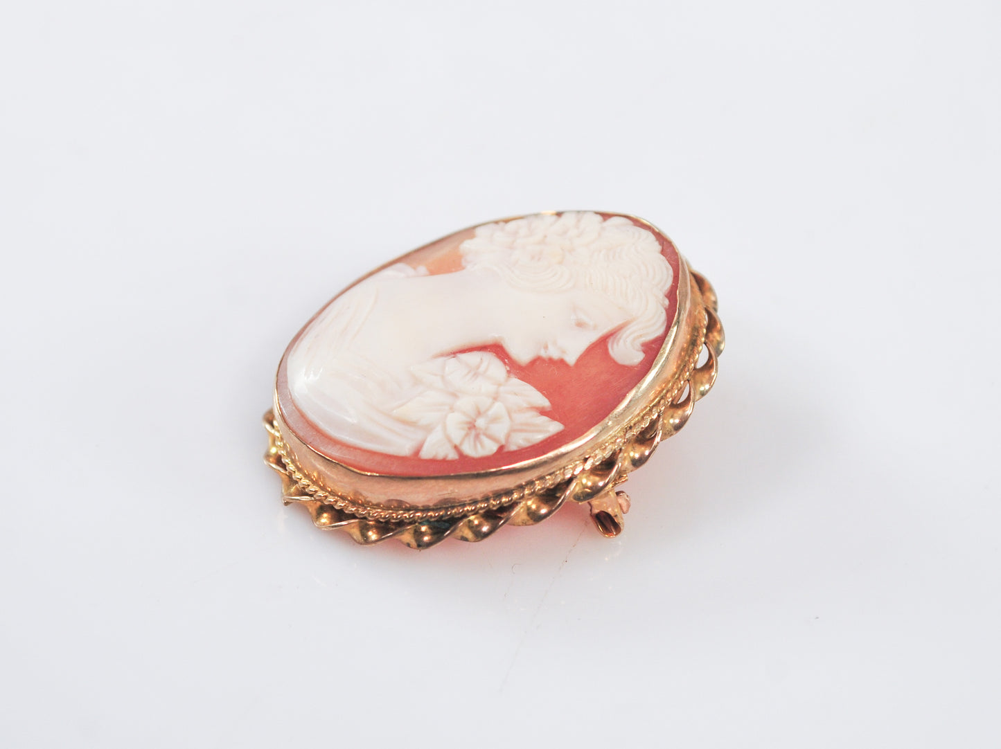 Antique 10K Gold Carved Cameo Brooch