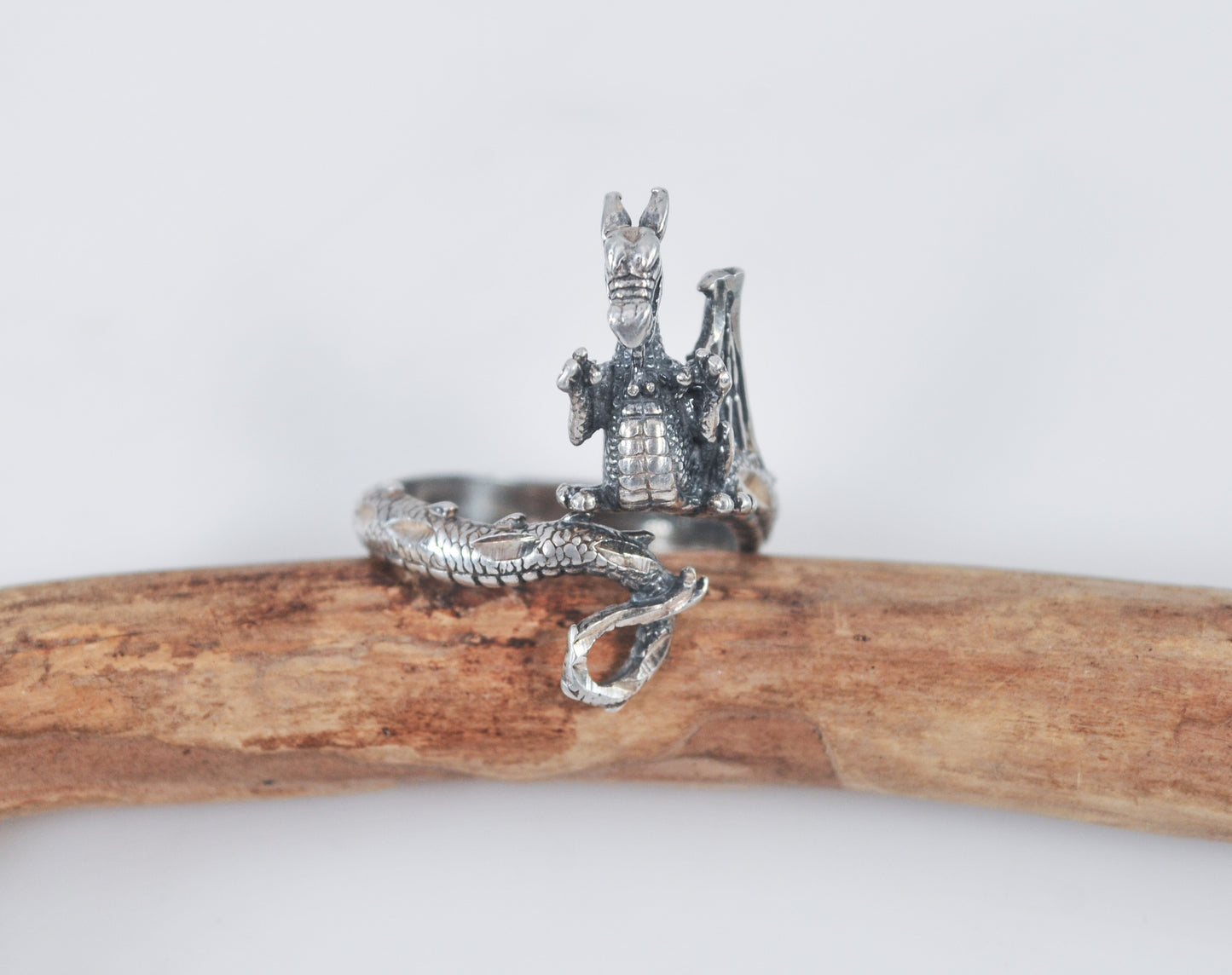 Shube Sterling Silver 3D Dragon Ring