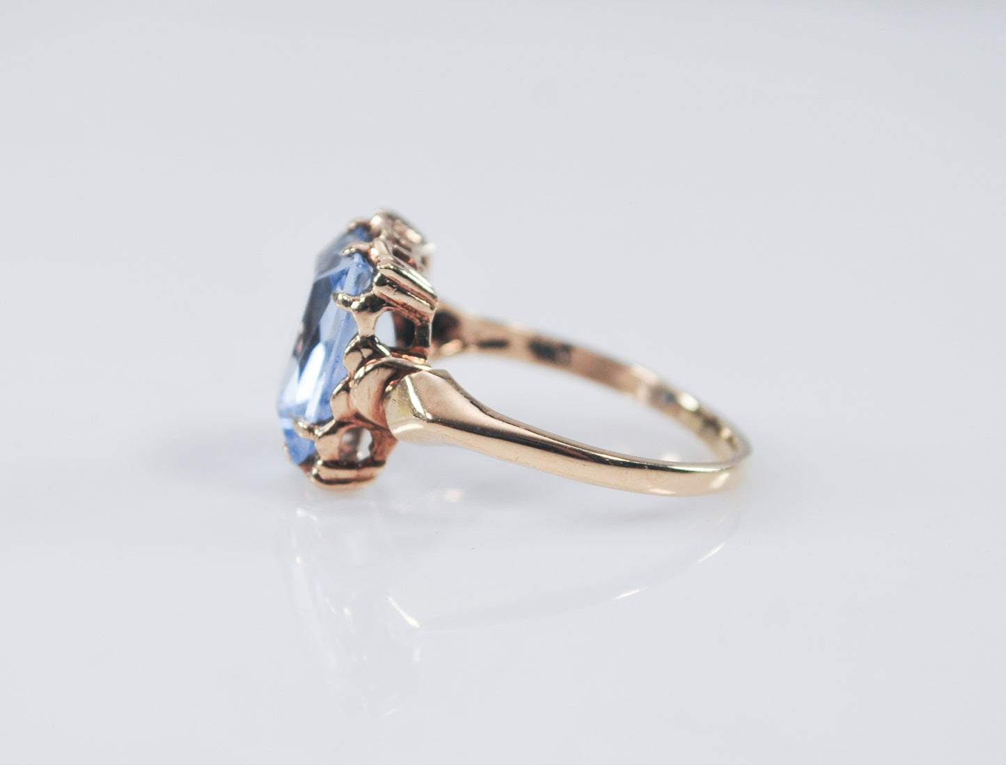 Vintage 10K Gold Blue Spinel Ring