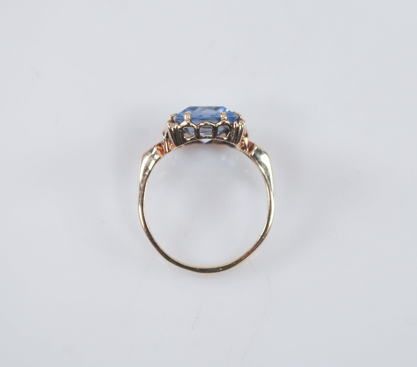 Vintage 10K Gold Blue Spinel Ring