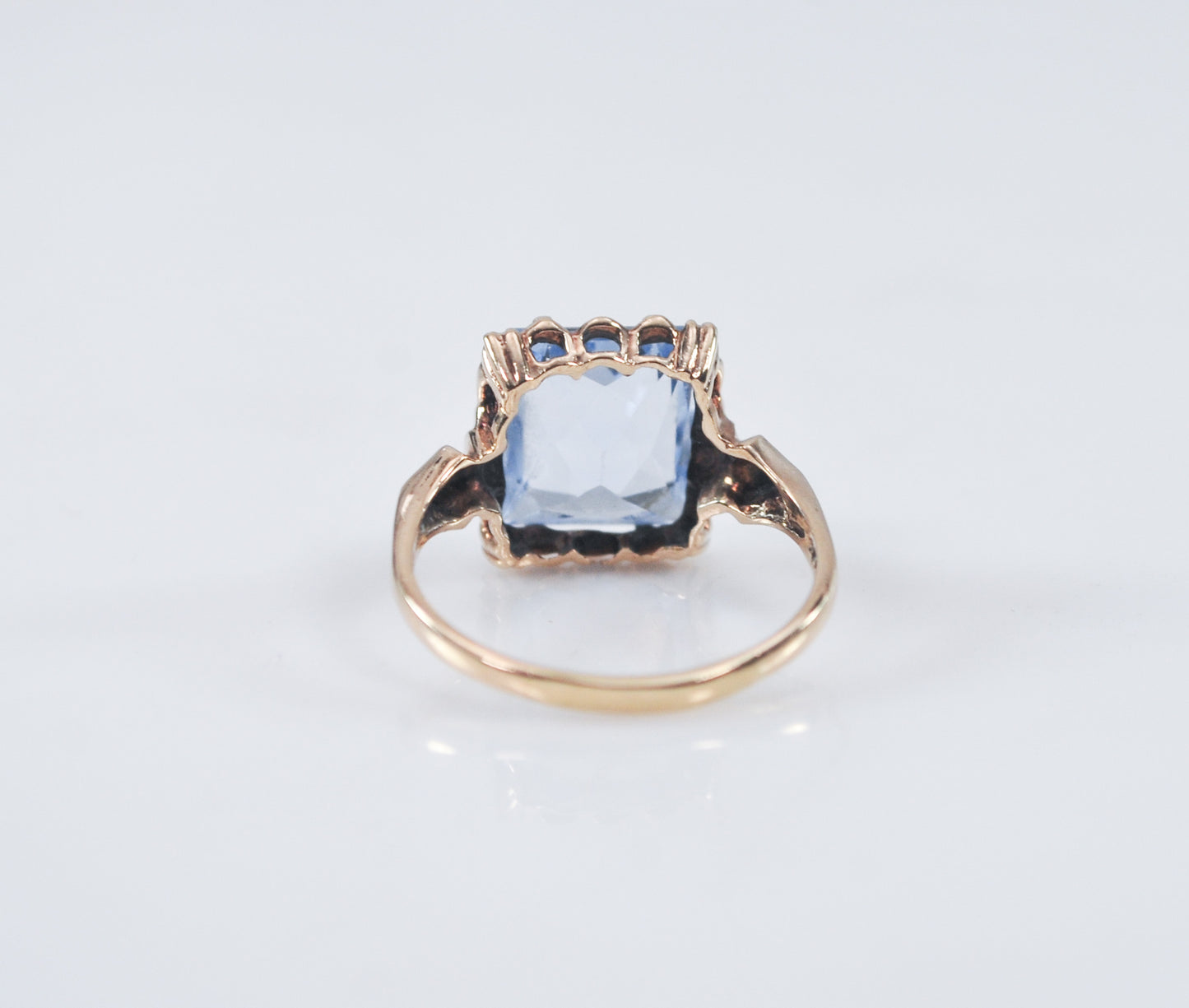 Vintage 10K Gold Blue Spinel Ring