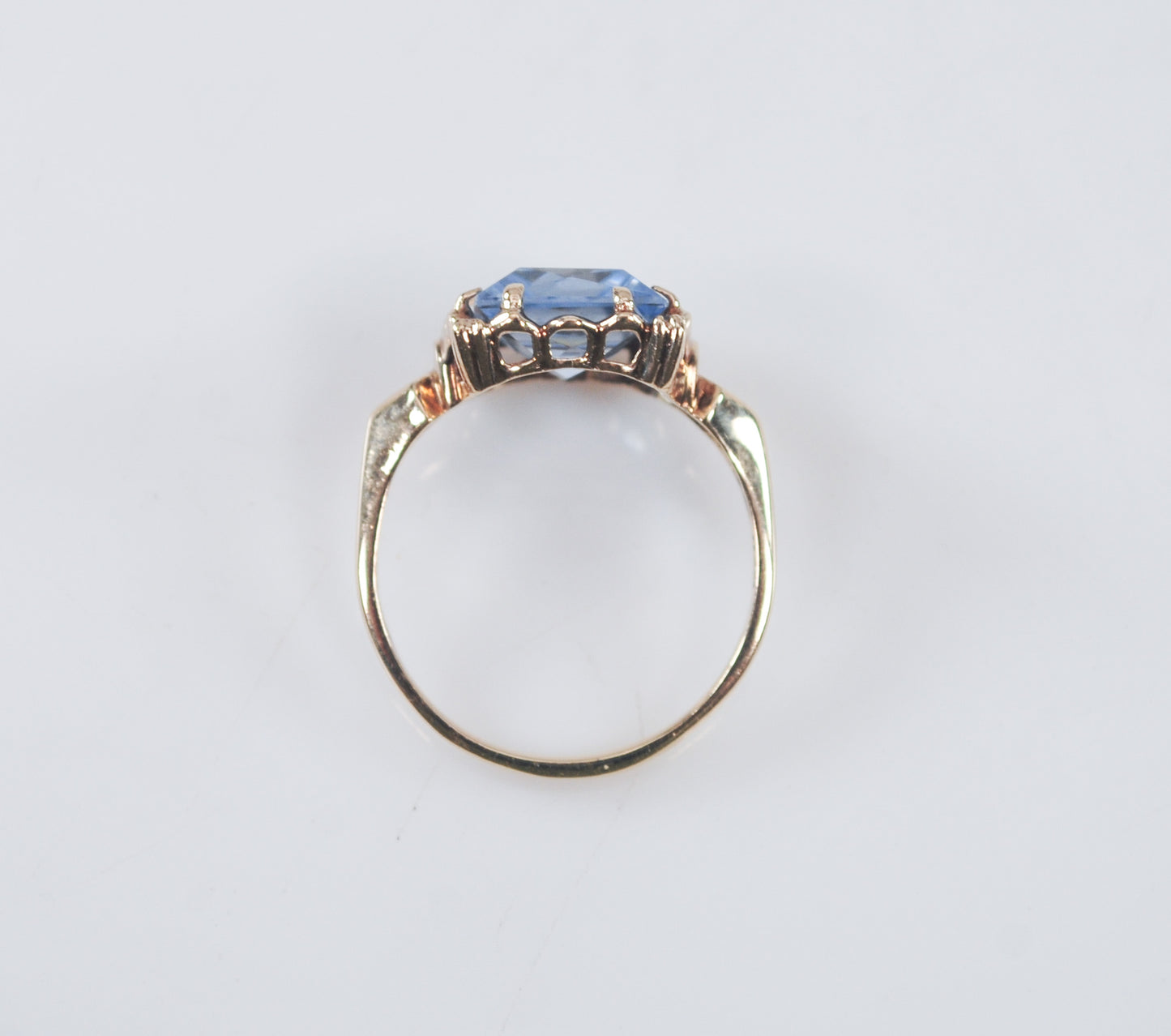 Vintage 10K Gold Blue Spinel Ring