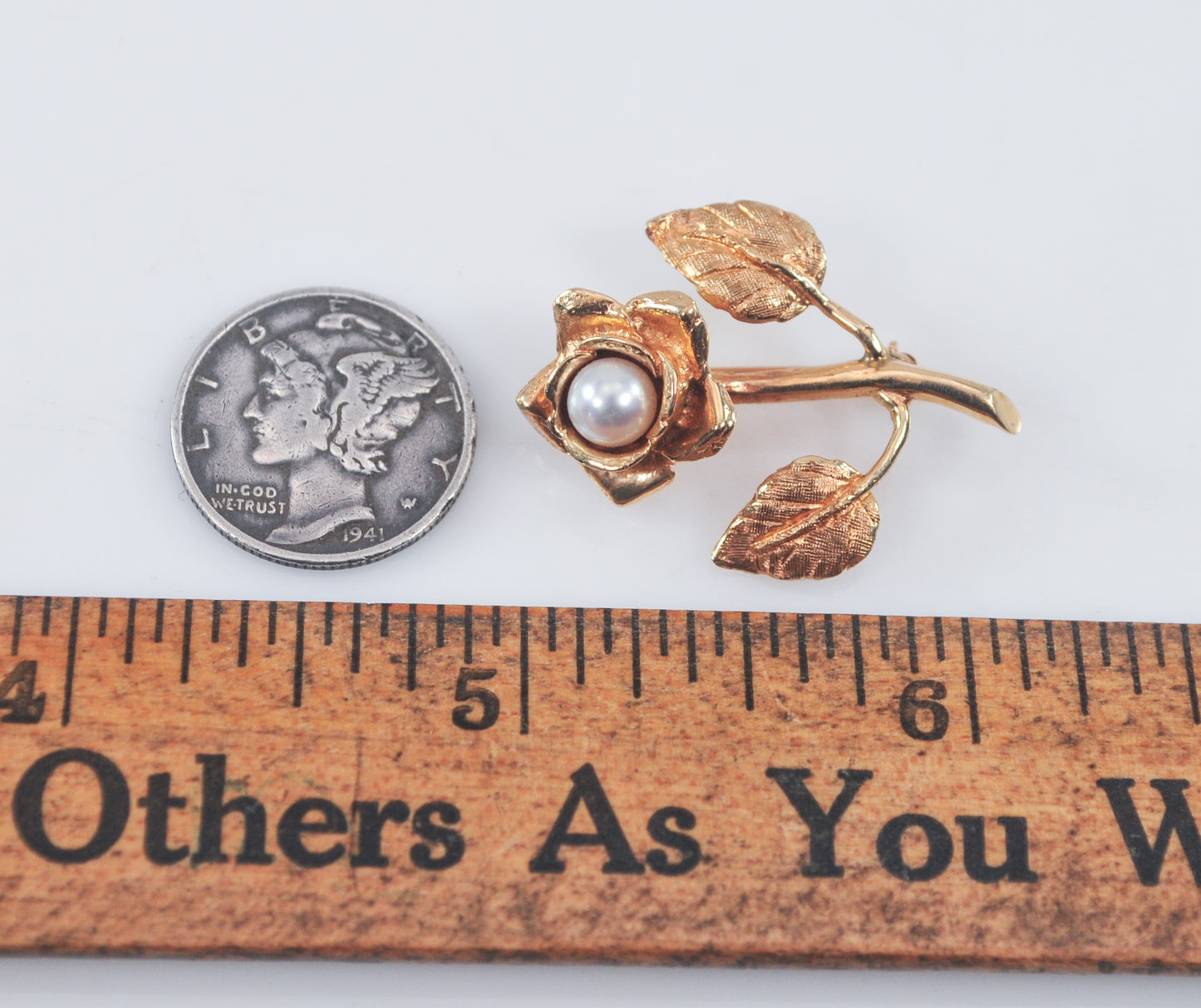 14K Gold Flower Brooch