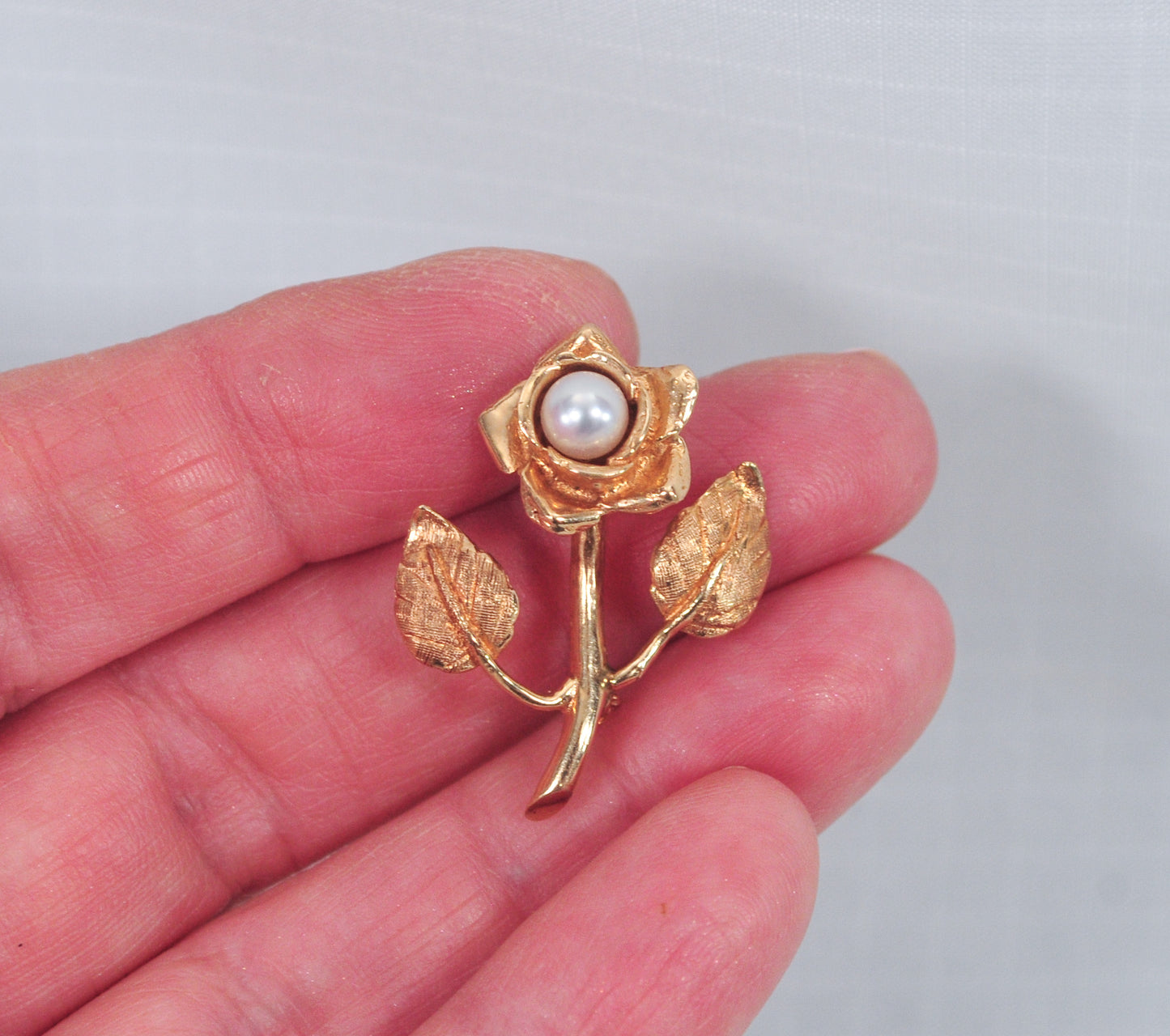 14K Gold Flower Brooch