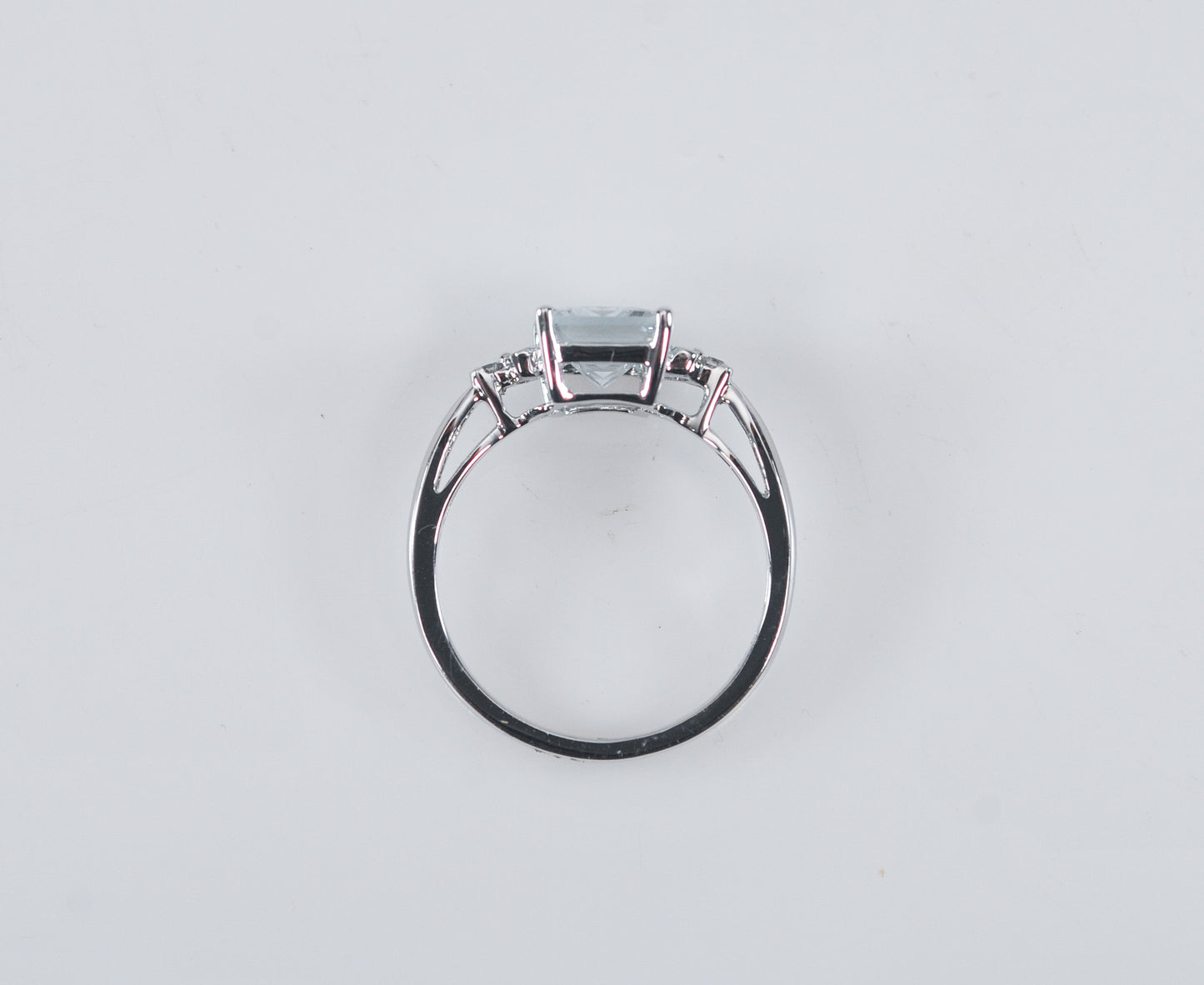 Vintage 10K White Gold Spinel and Diamond Ring