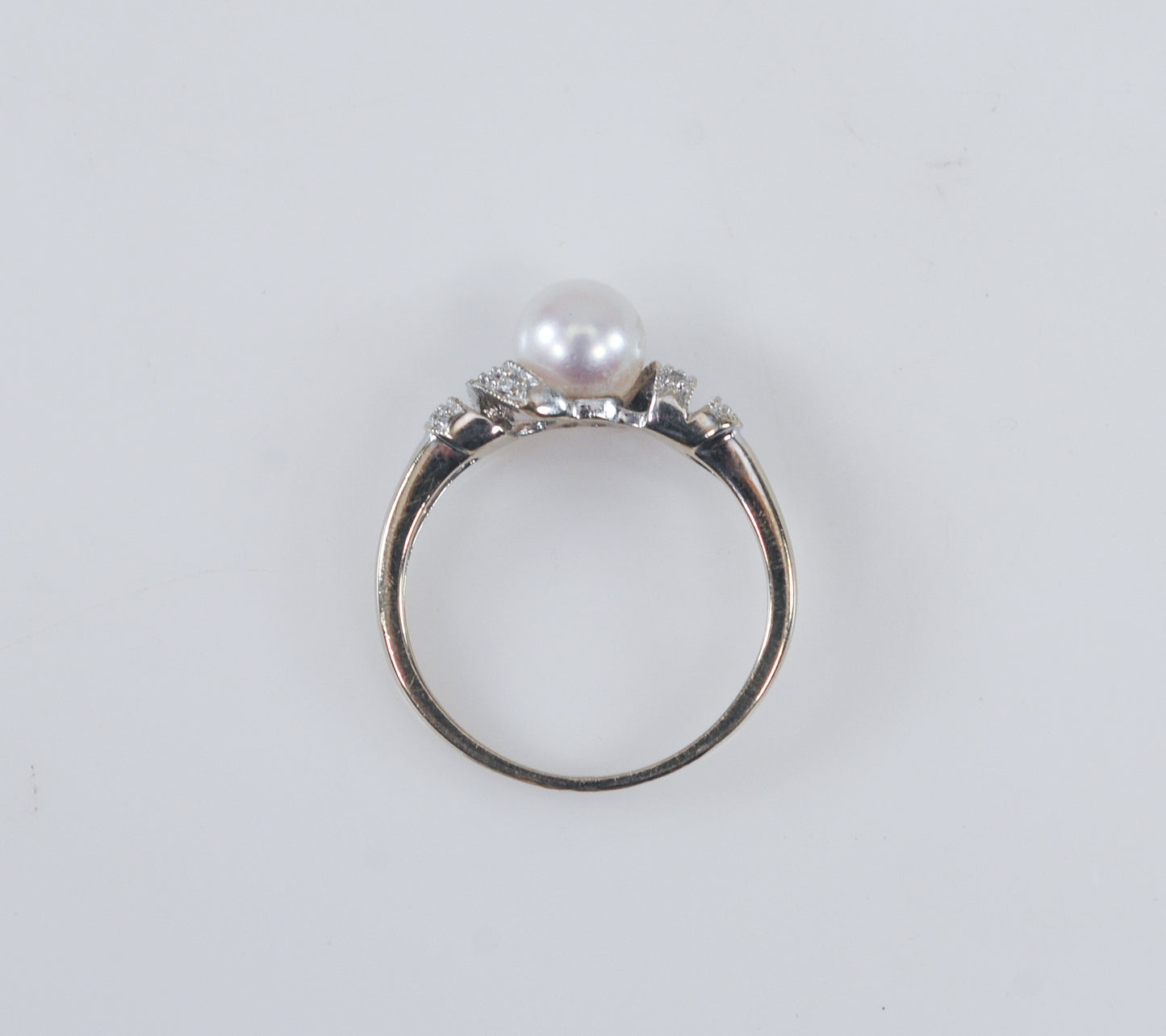 Vintage 10K White Gold Pearl Diamond Ring