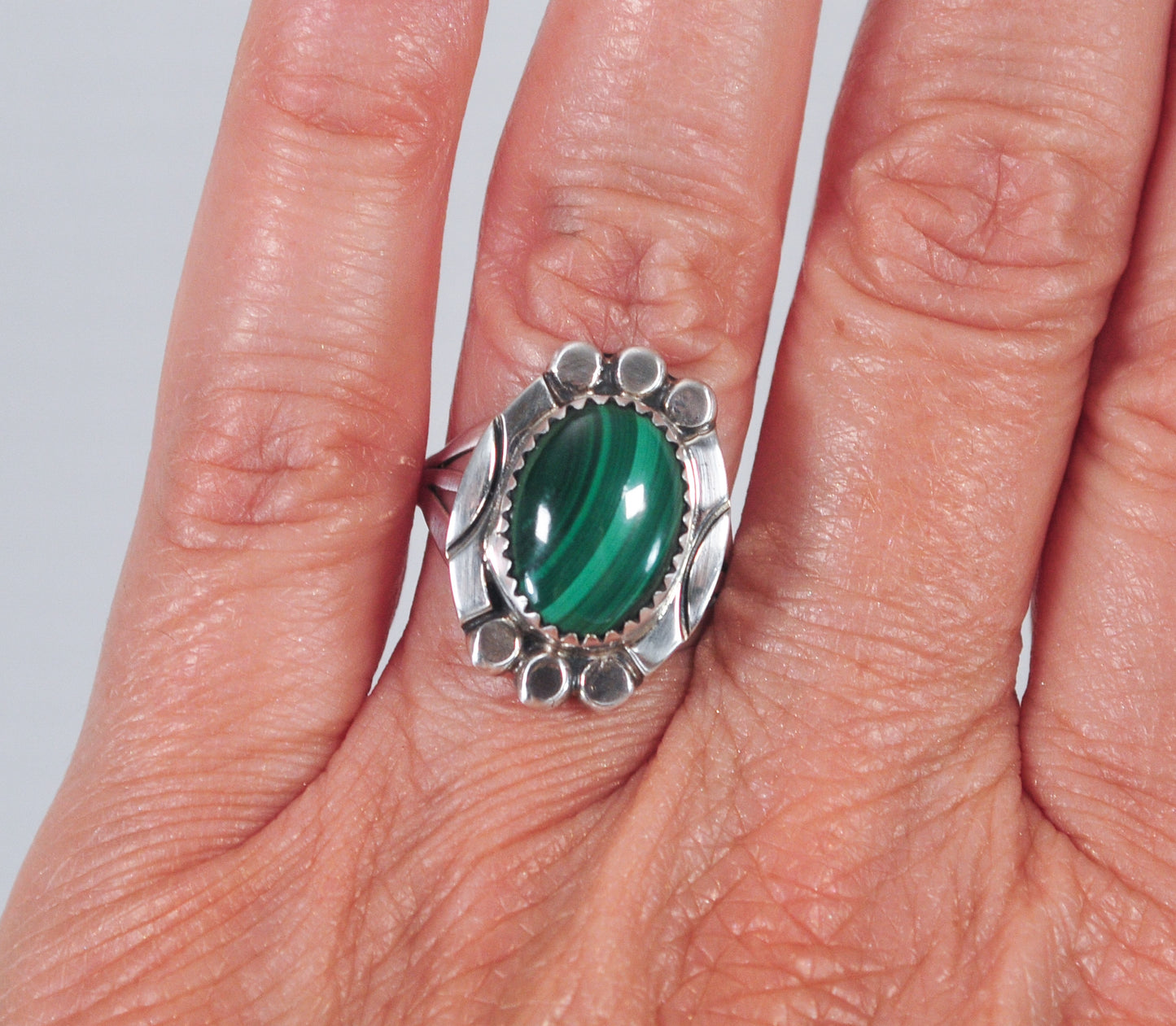 Vintage Native American Signed Sterling Silver Malachite Ring